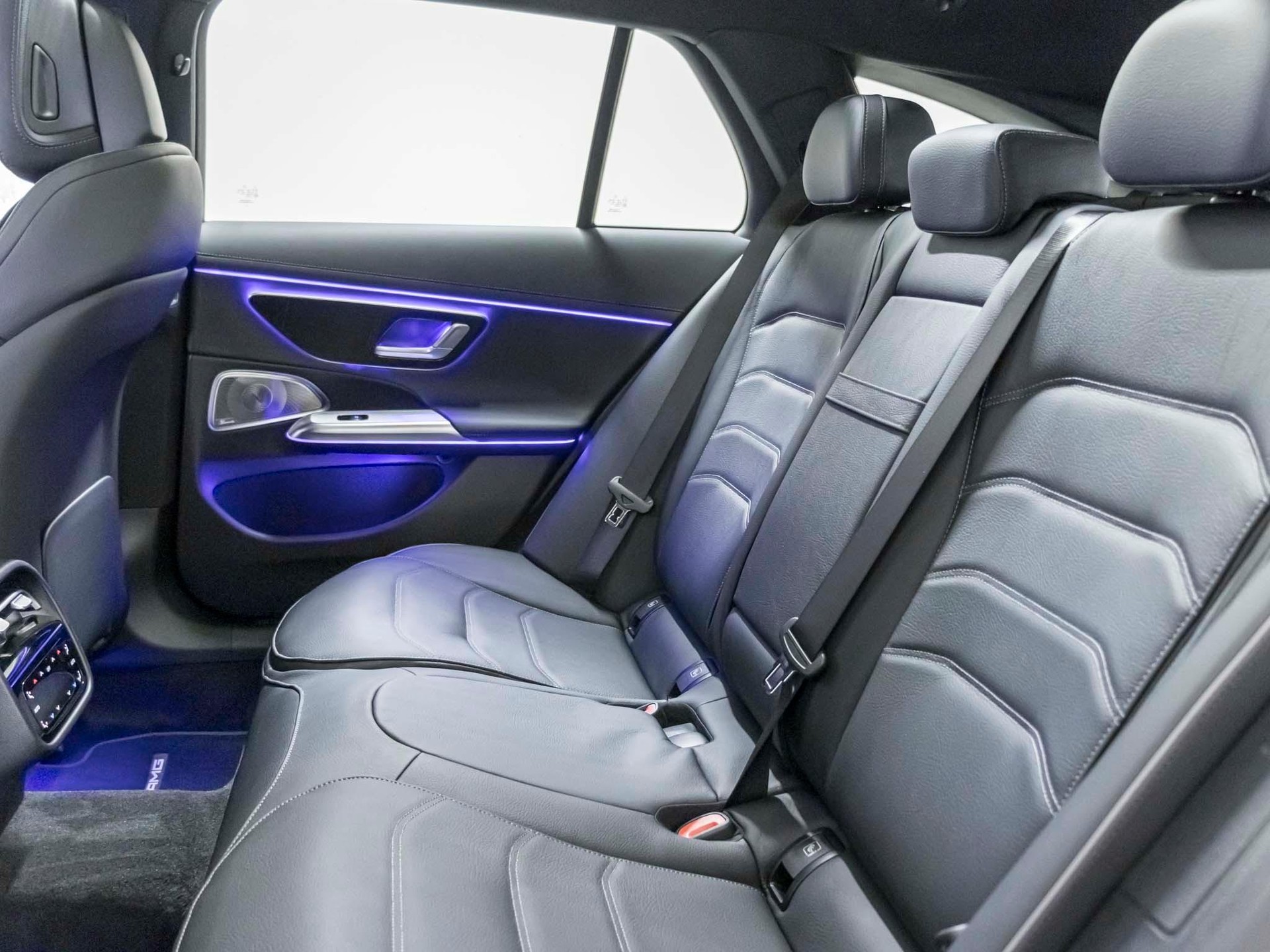 MERCEDES-BENZ E 220 d 4MATIC T-Modell - 9