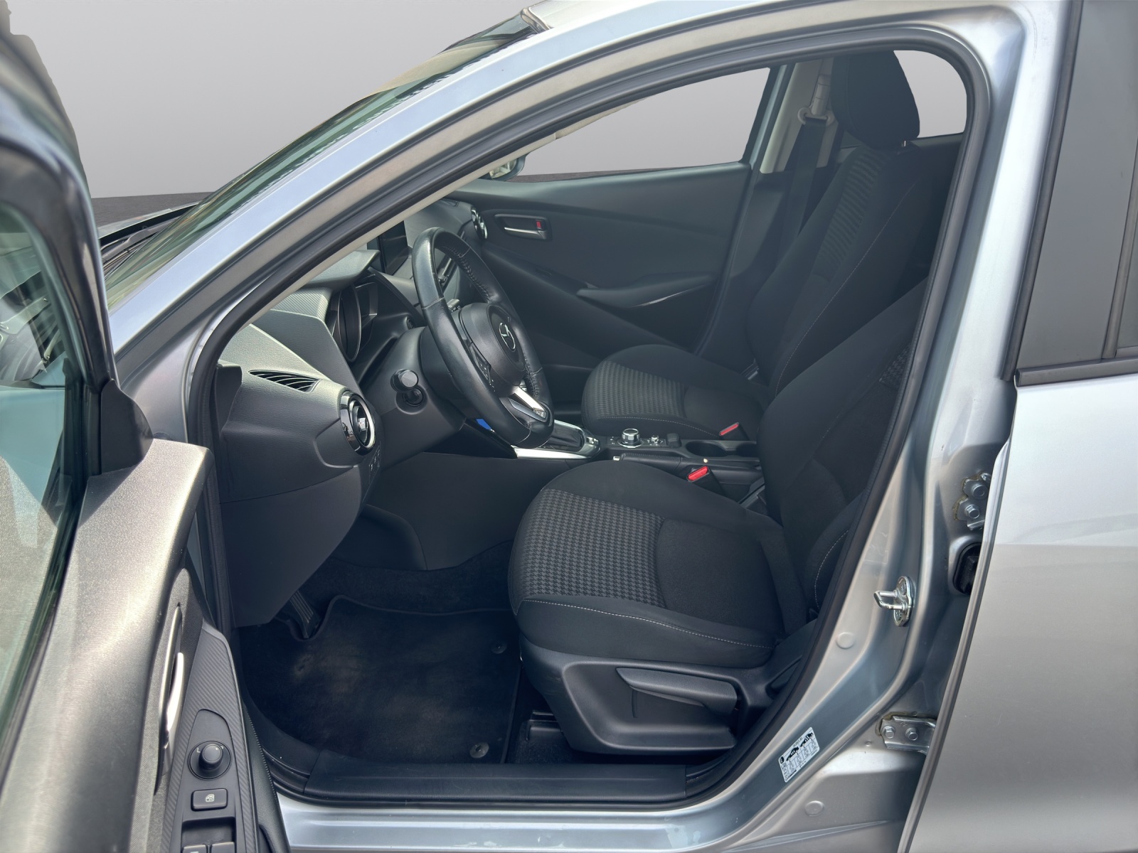 MAZDA 2 SKYACTIV-G 90 Ambition Plus Automat - 9