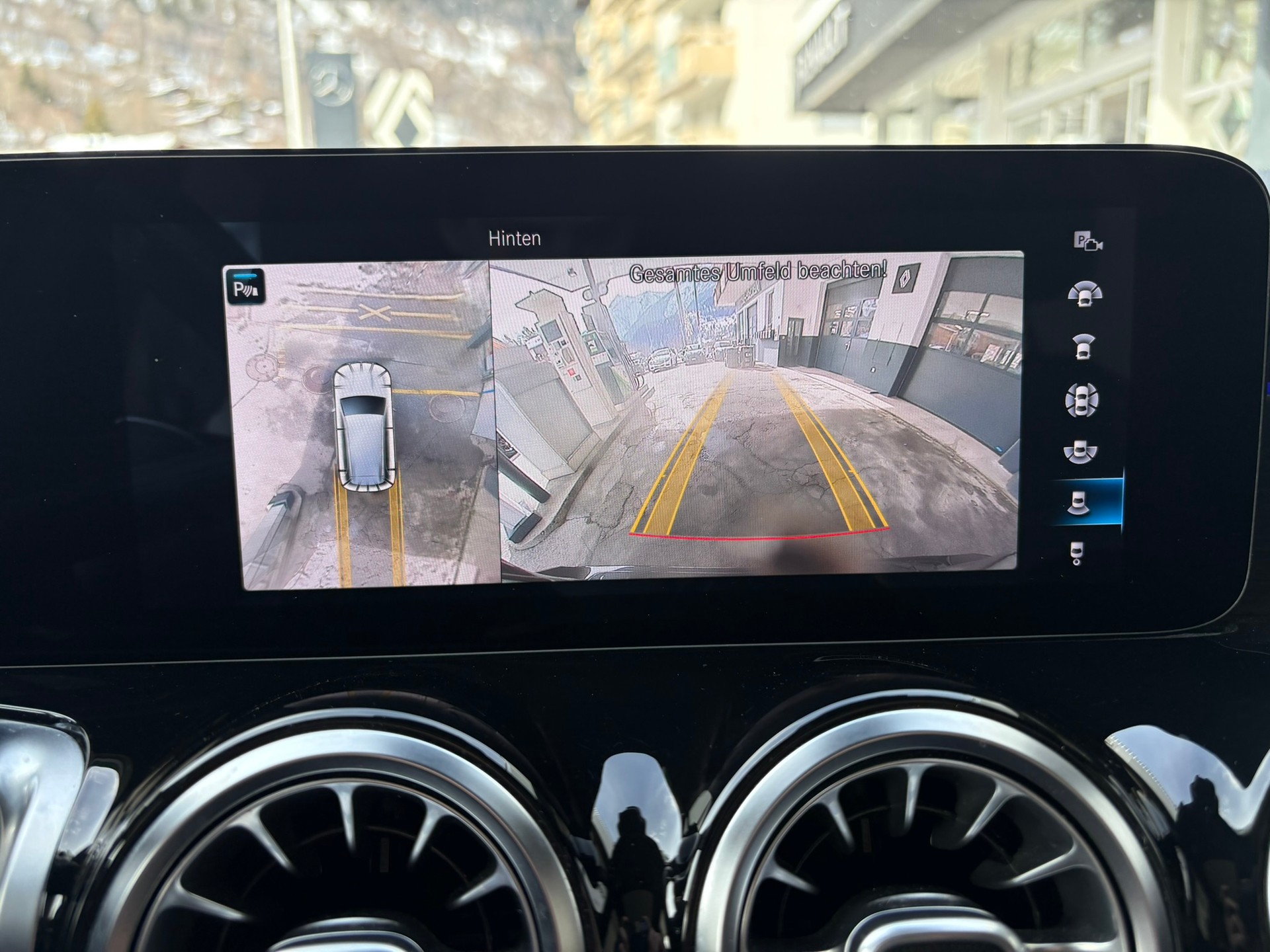 MERCEDES-BENZ GLB 35 AMG 4 MATIC - 9