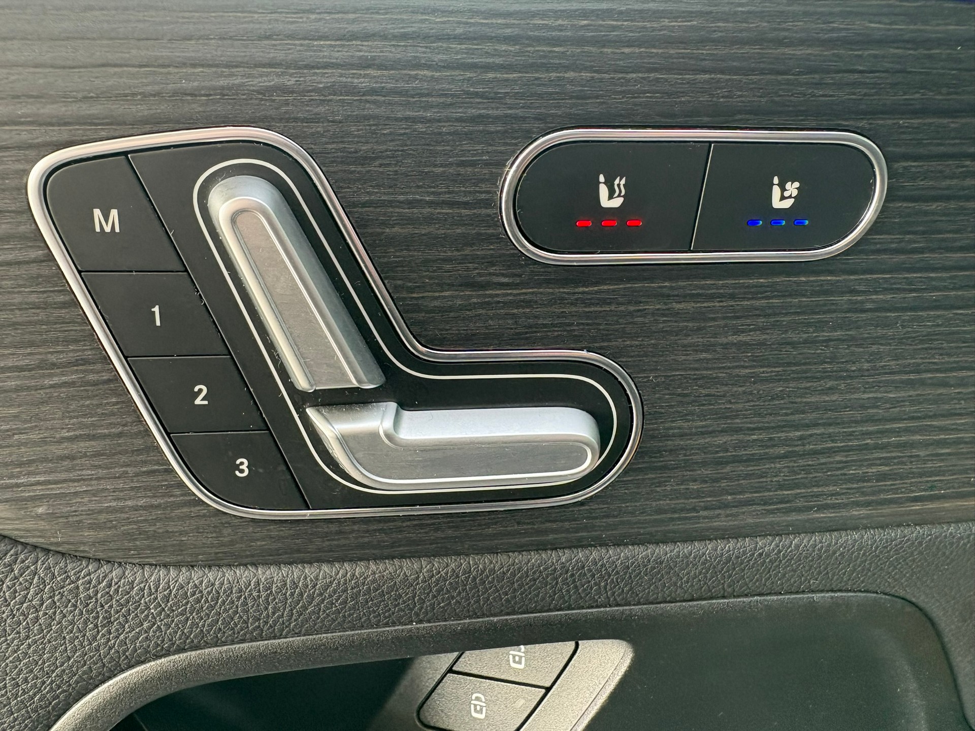 MERCEDES-BENZ GLB 35 AMG 4 MATIC - 15