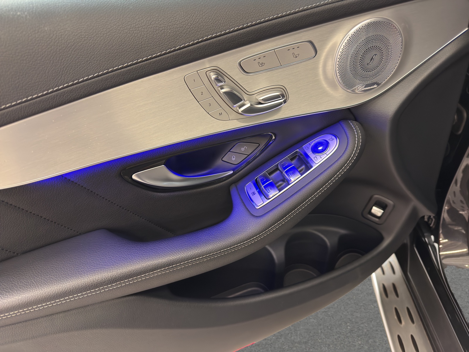 MERCEDES-BENZ GLC 300 d 4M - AMG - Coupé / DISTRONIC / 360 Grad Kamera / Multikontursitze / Head-Up Display - 13