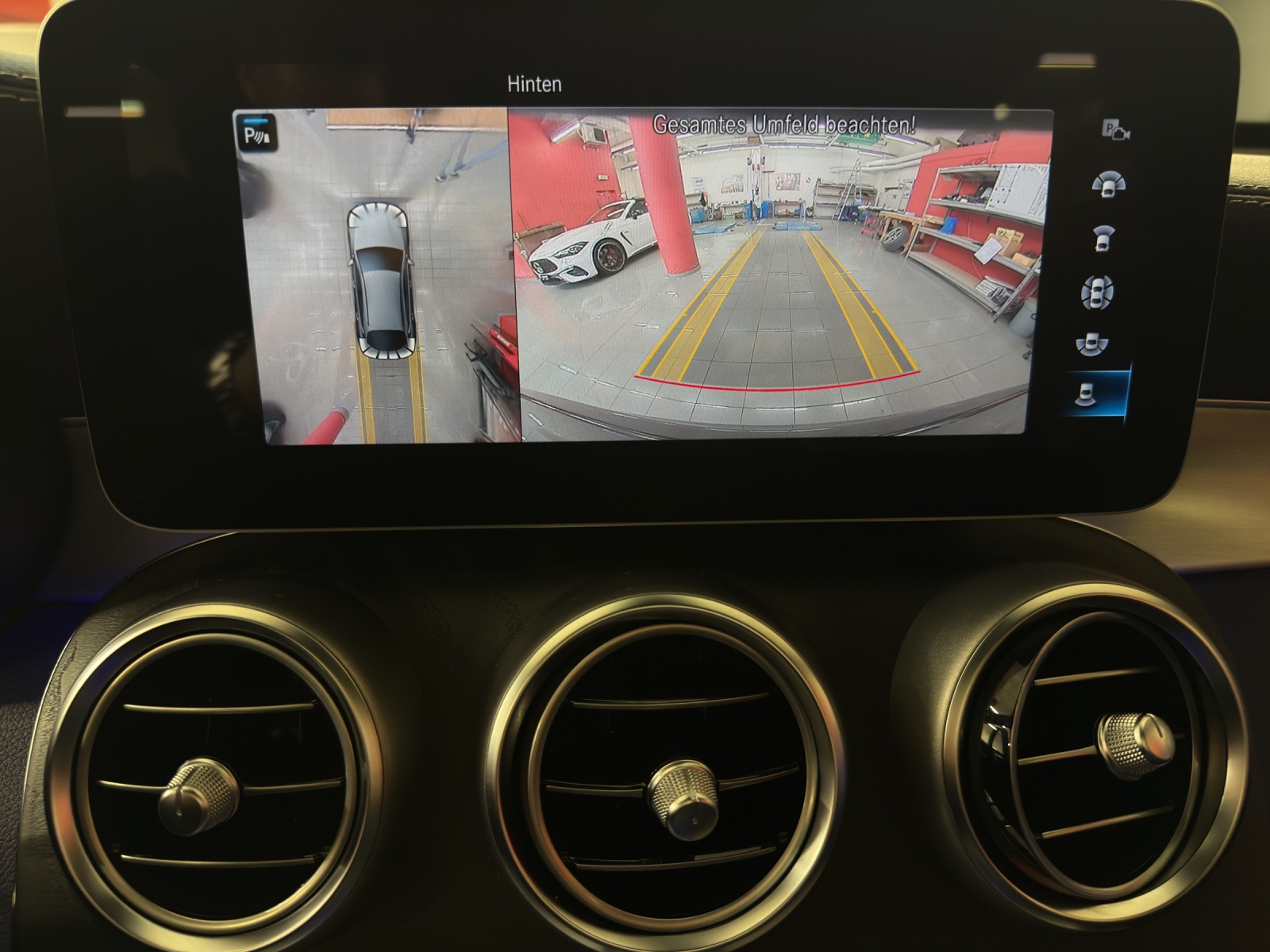 MERCEDES-BENZ GLC 300 d 4M - AMG - Coupé / DISTRONIC / 360 Grad Kamera / Multikontursitze / Head-Up Display - 16