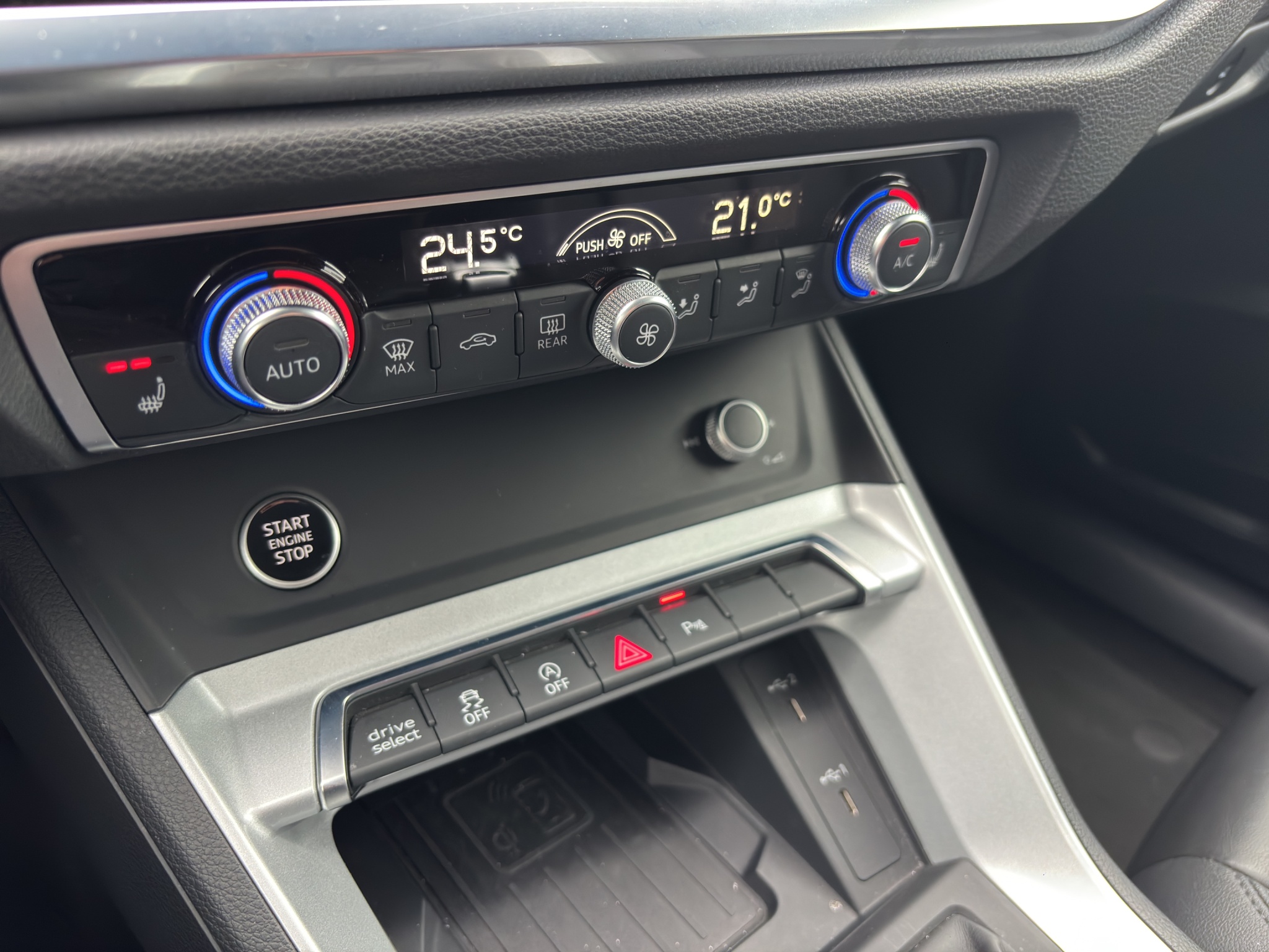 AUDI Q3 15