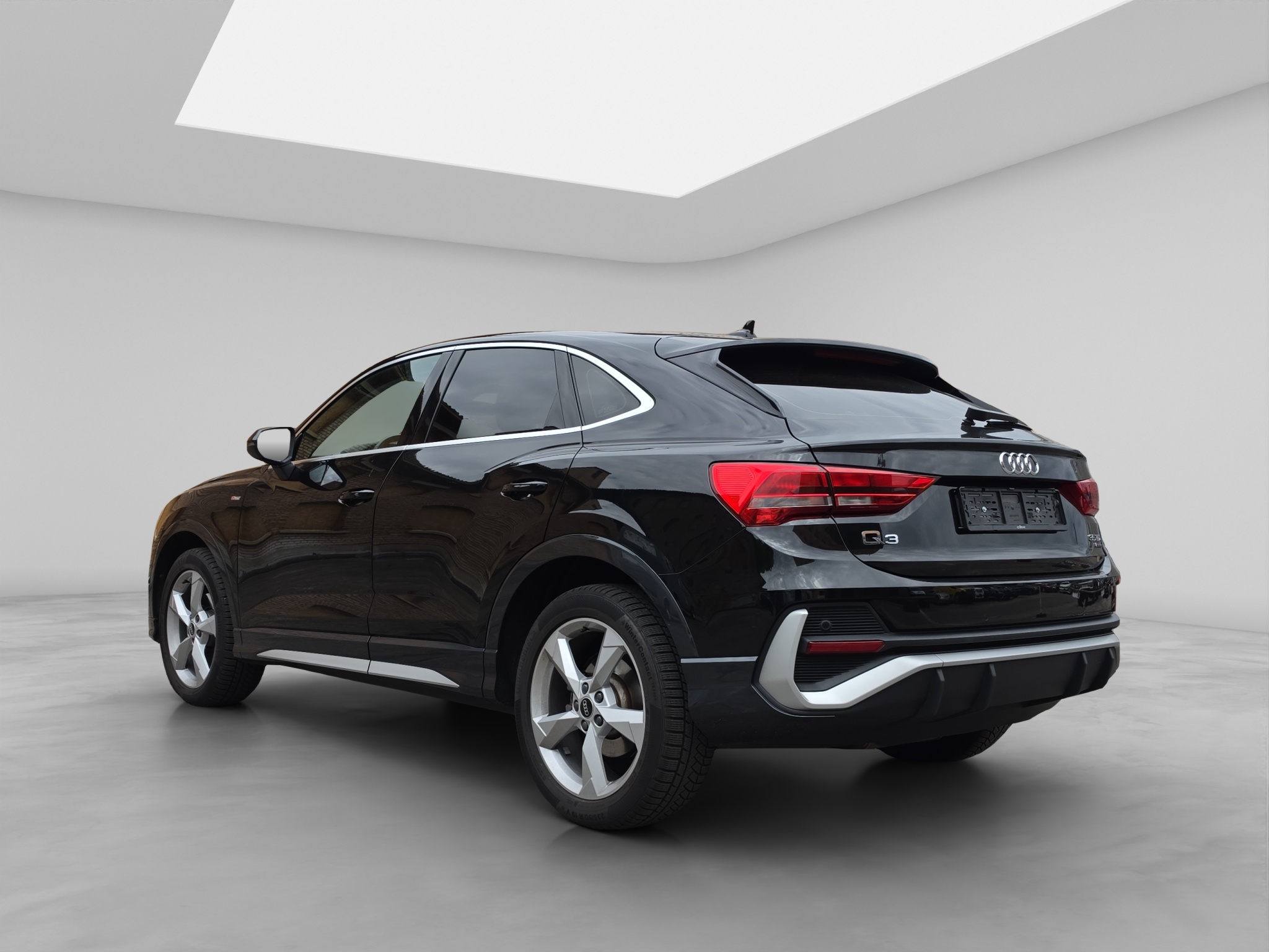 AUDI Q3 4