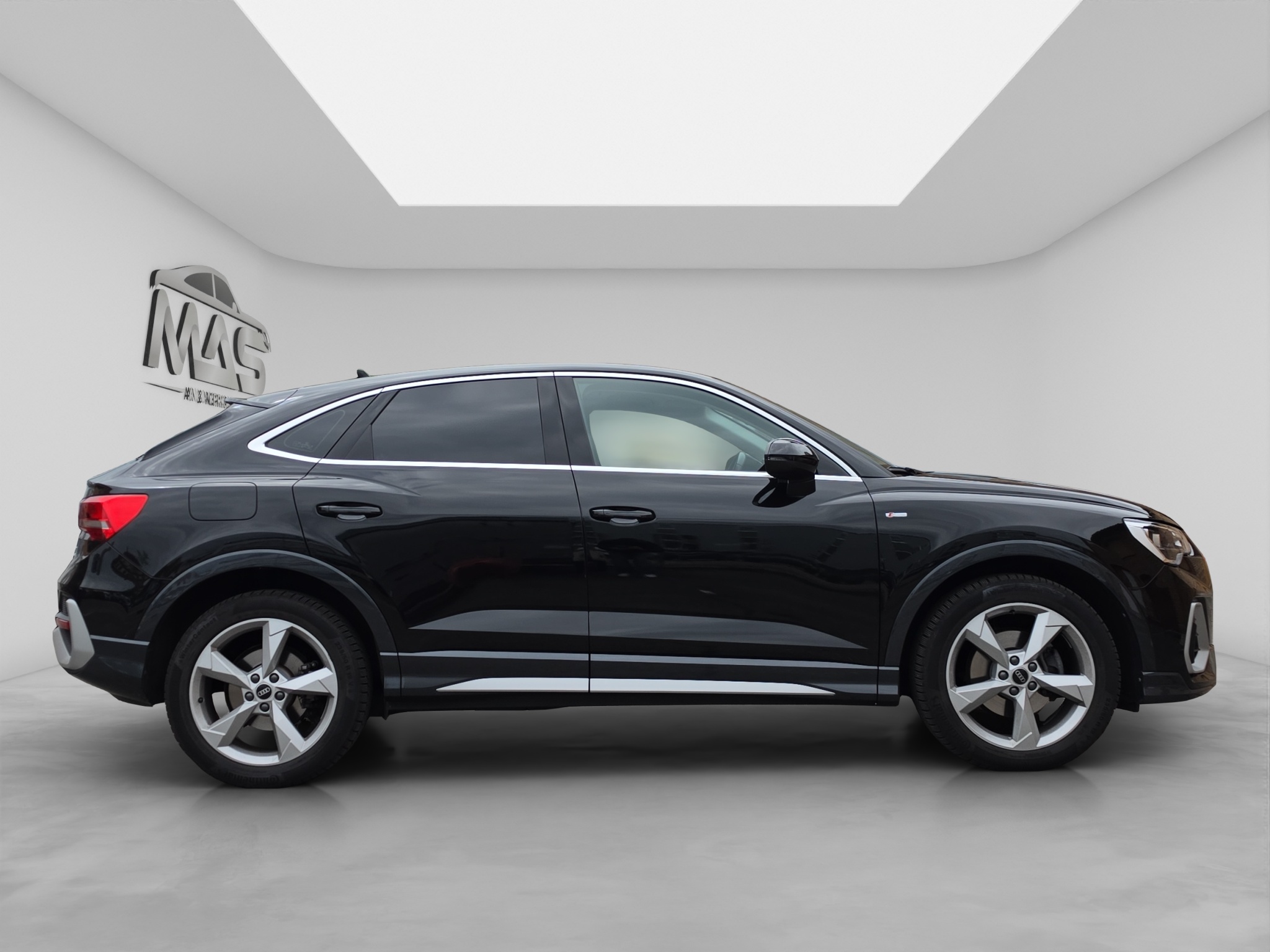 AUDI Q3 7