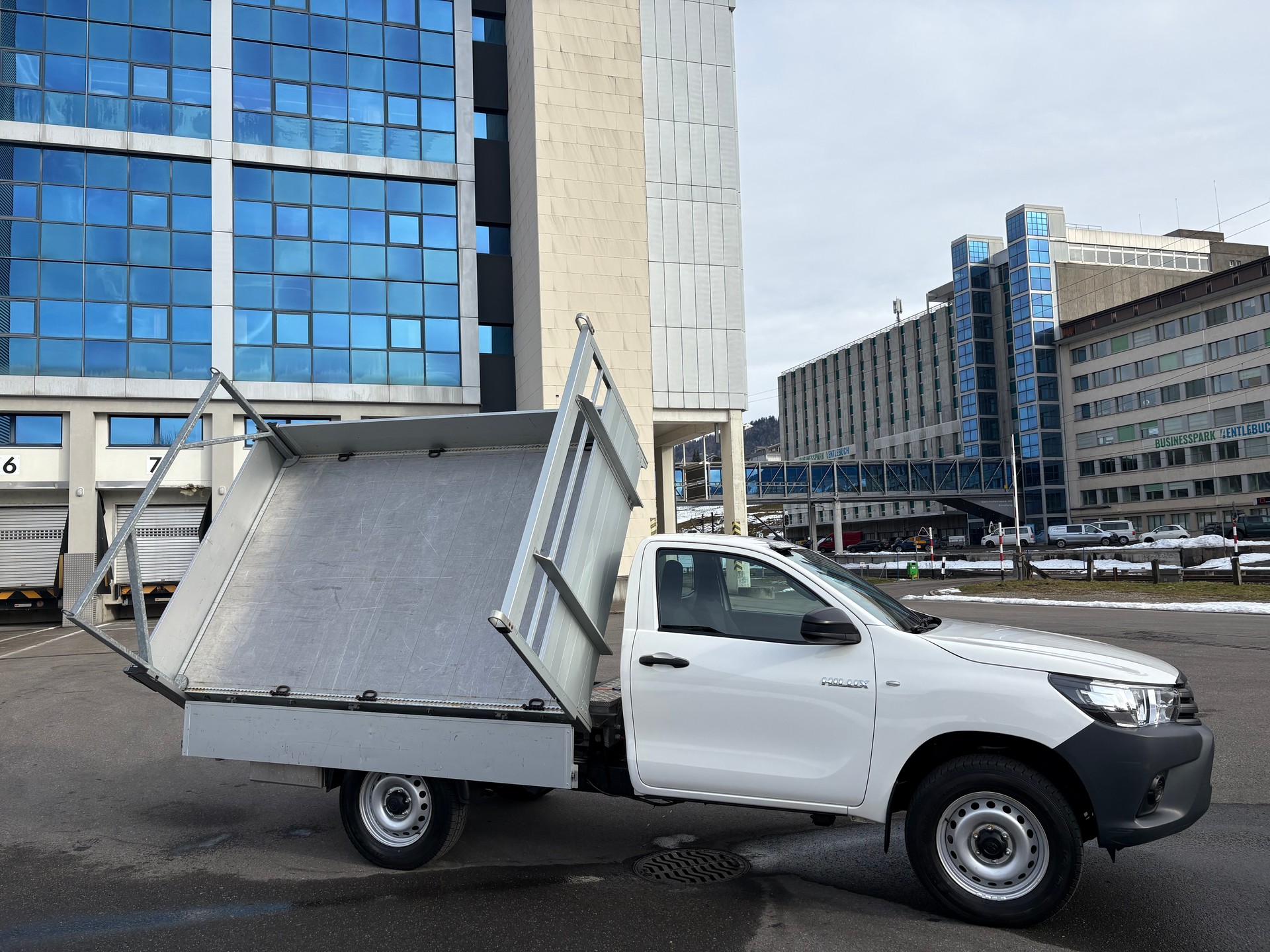 TOYOTA Hilux 2.4D-4D Single Cab 4x4 3-Seitenkipper - 3