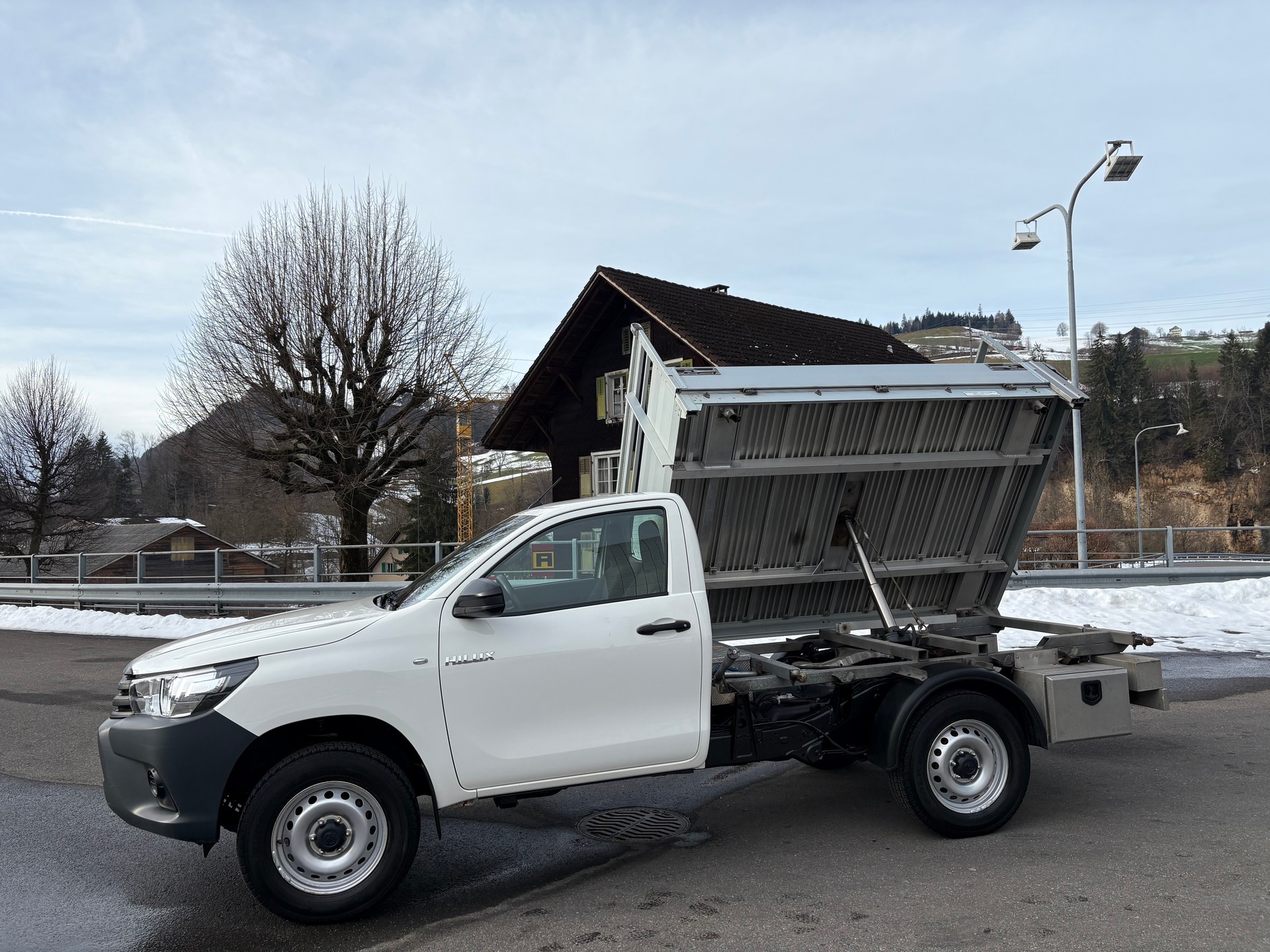 TOYOTA Hilux 2.4D-4D Single Cab 4x4 3-Seitenkipper - 4