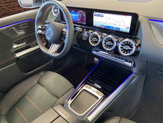 MERCEDES-BENZ GLA 250 4Matic 8G-DCT - 15