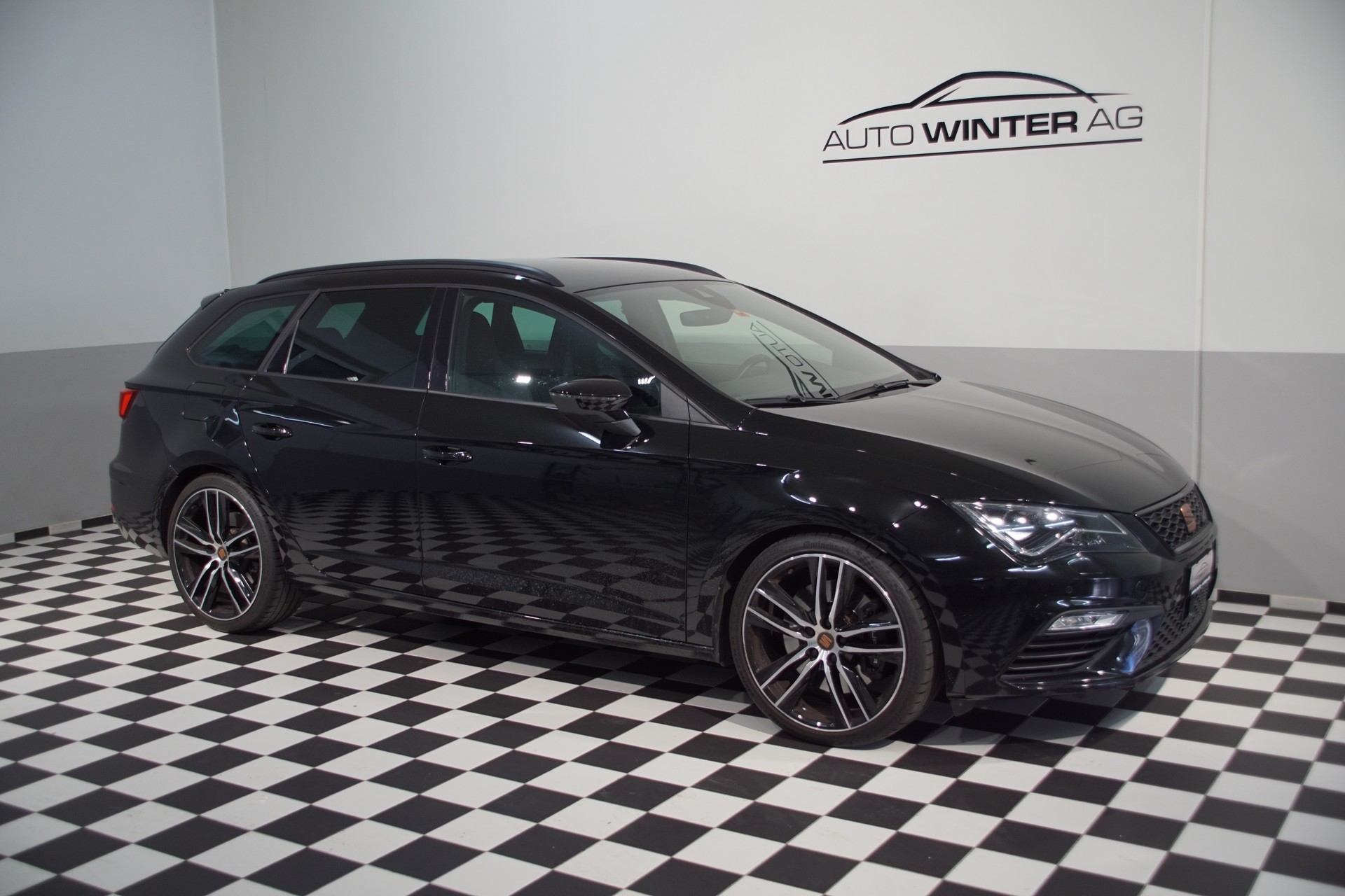 SEAT Leon ST 2.0 TSI Cupra 300 4 Drive DSG - 2