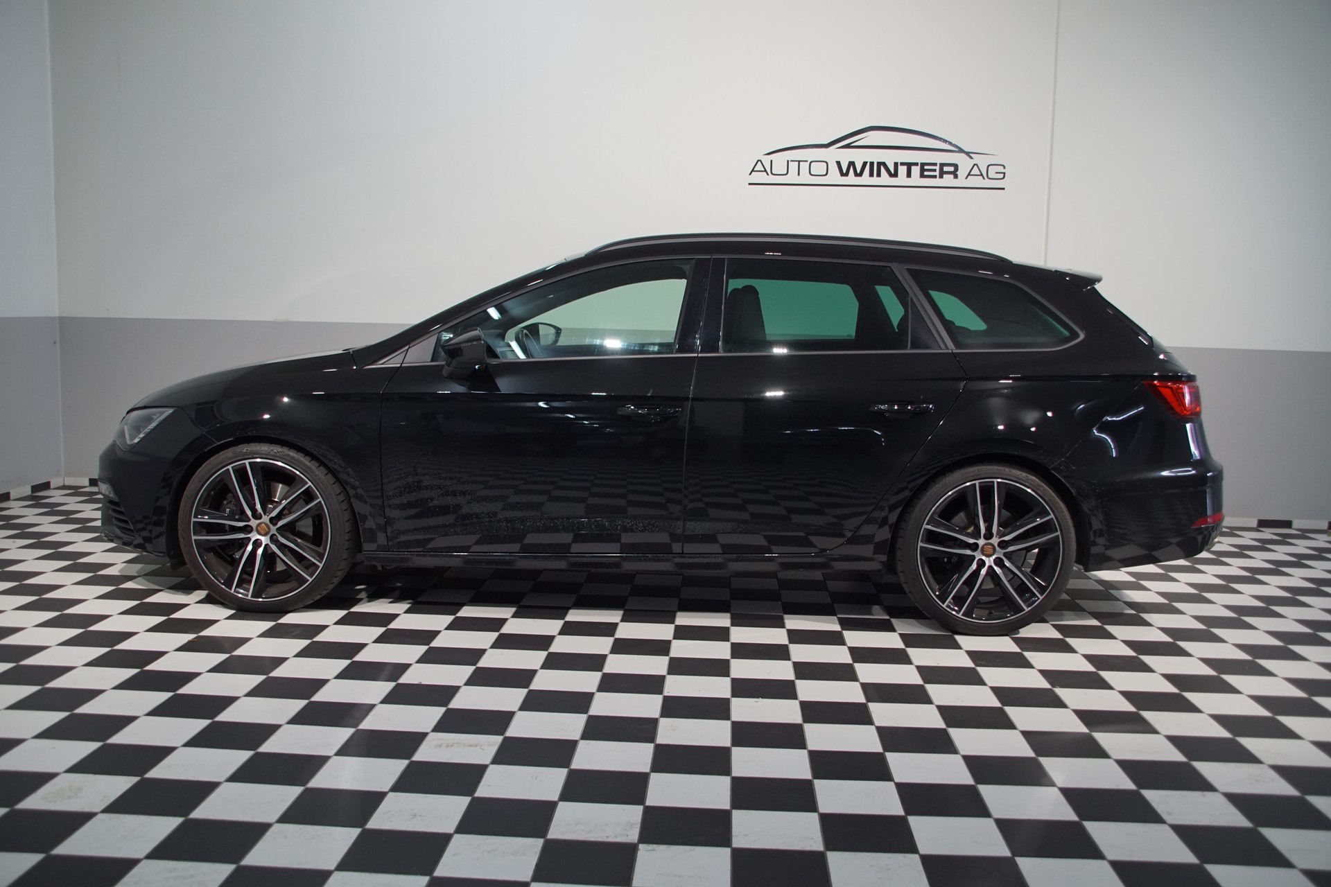 SEAT Leon ST 2.0 TSI Cupra 300 4 Drive DSG - 9