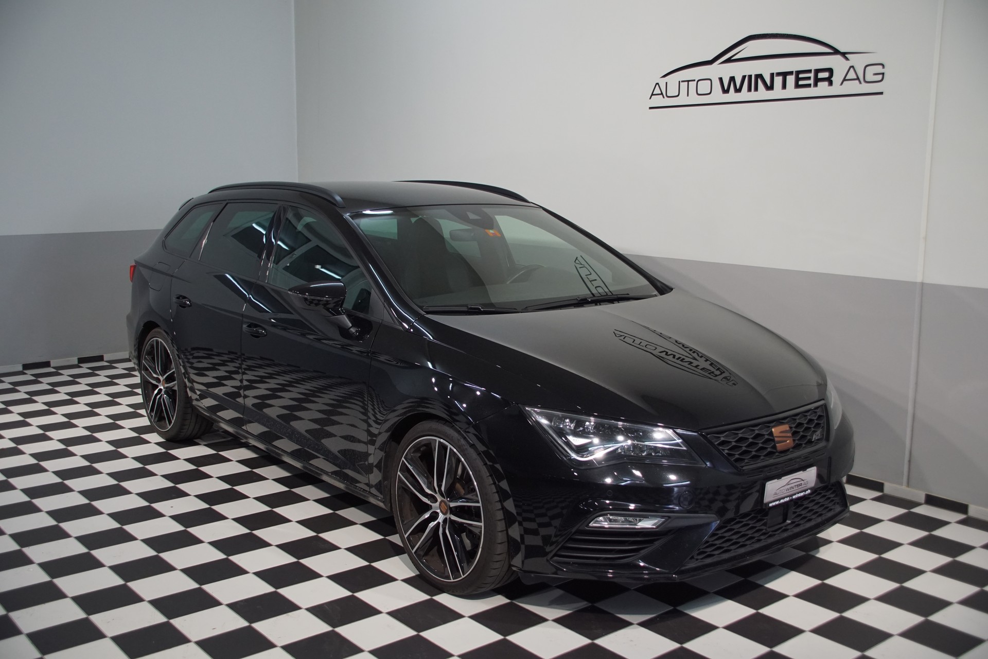 SEAT Leon ST 2.0 TSI Cupra 300 4 Drive DSG