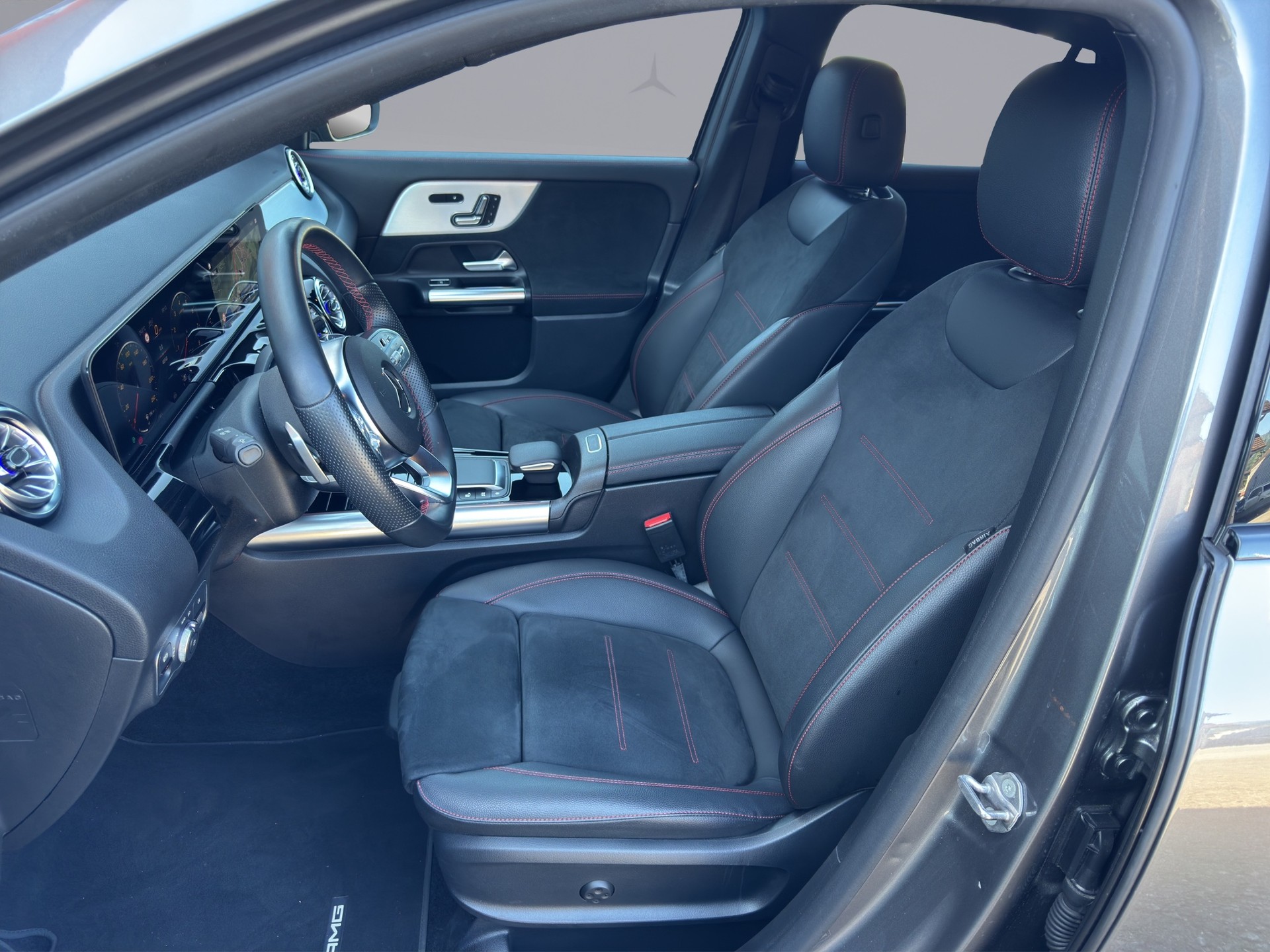 MERCEDES-BENZ GLA 200 AMG Line - 9