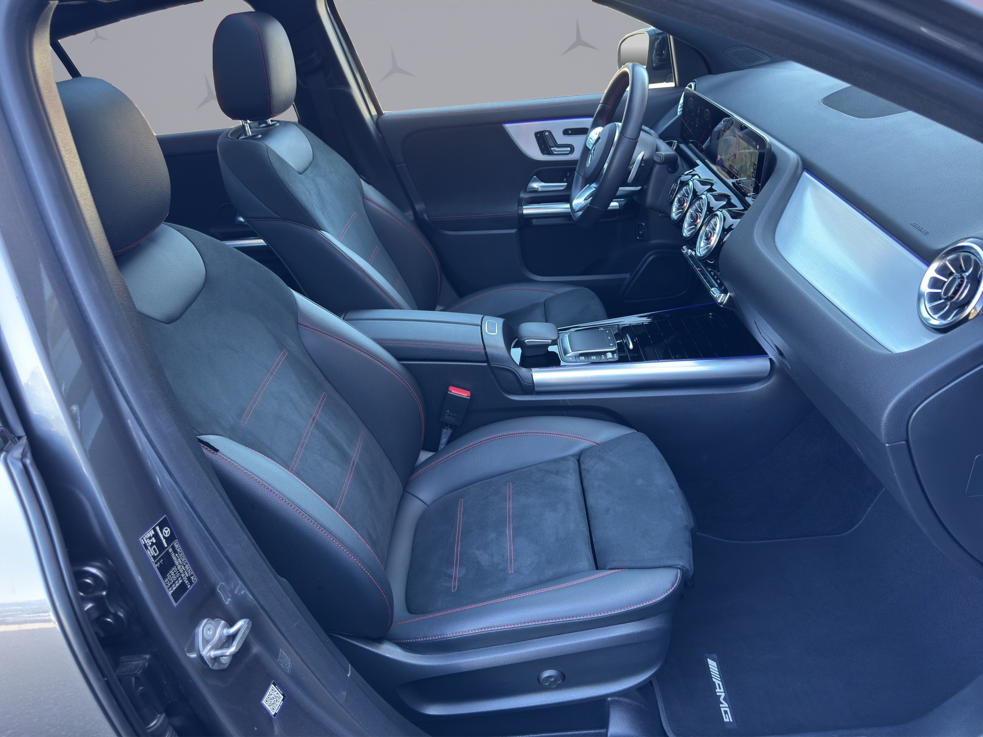 MERCEDES-BENZ GLA 200 AMG Line - 16