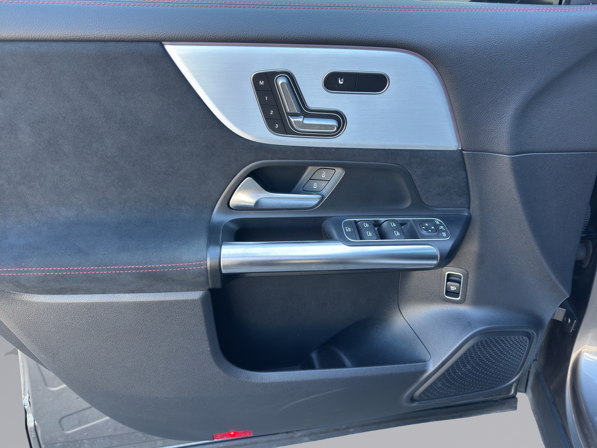 MERCEDES-BENZ GLA 200 AMG Line - 15