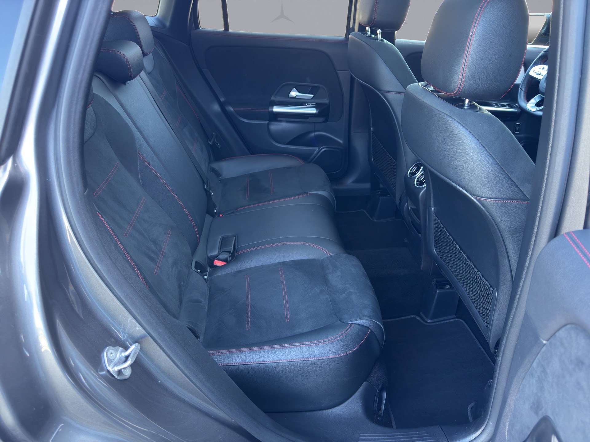 MERCEDES-BENZ GLA 200 AMG Line - 17