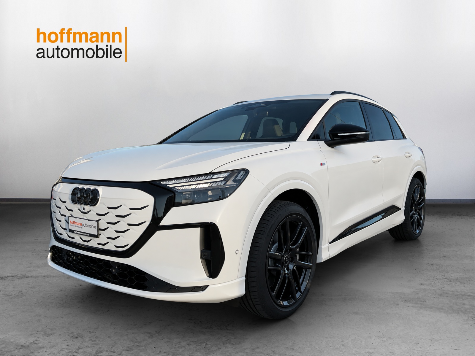 AUDI Q4 e-tron SUV quattro performance Swiss Ski