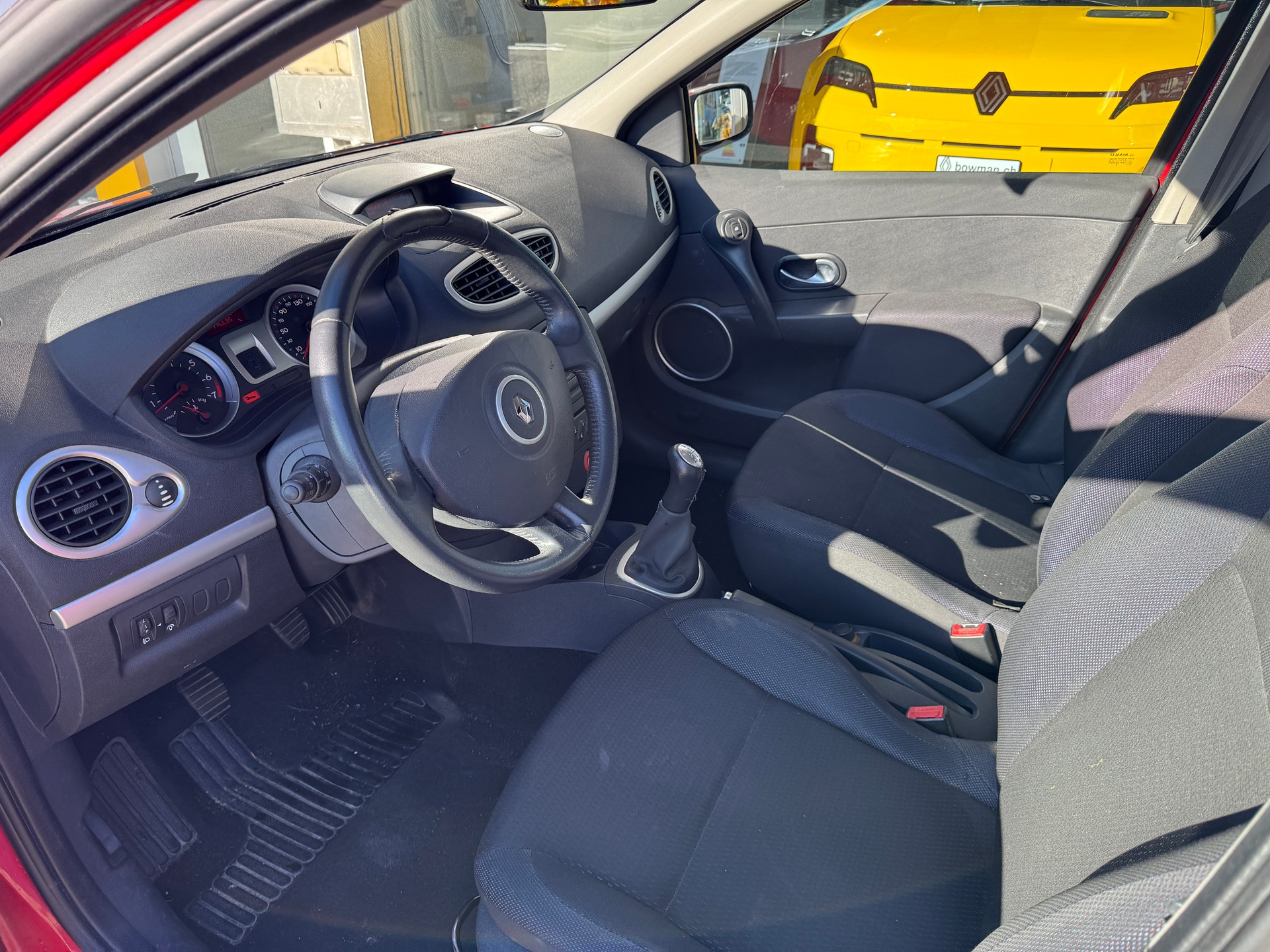 RENAULT Clio 1.6 16V Dynamique - 6