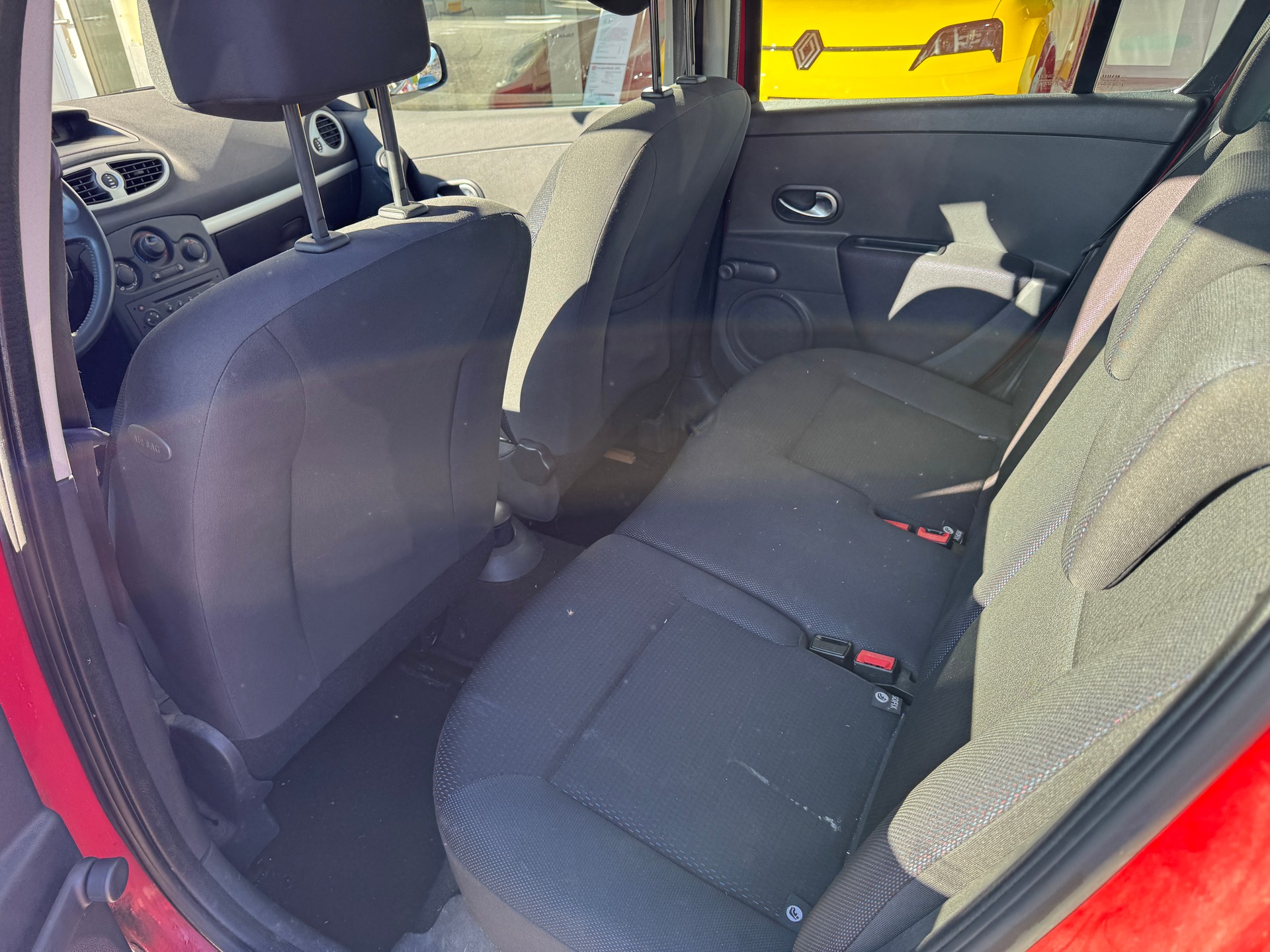 RENAULT Clio 1.6 16V Dynamique - 9