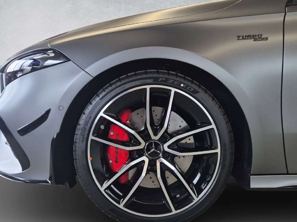 MERCEDES-BENZ A 35 AMG 4Matic - 6