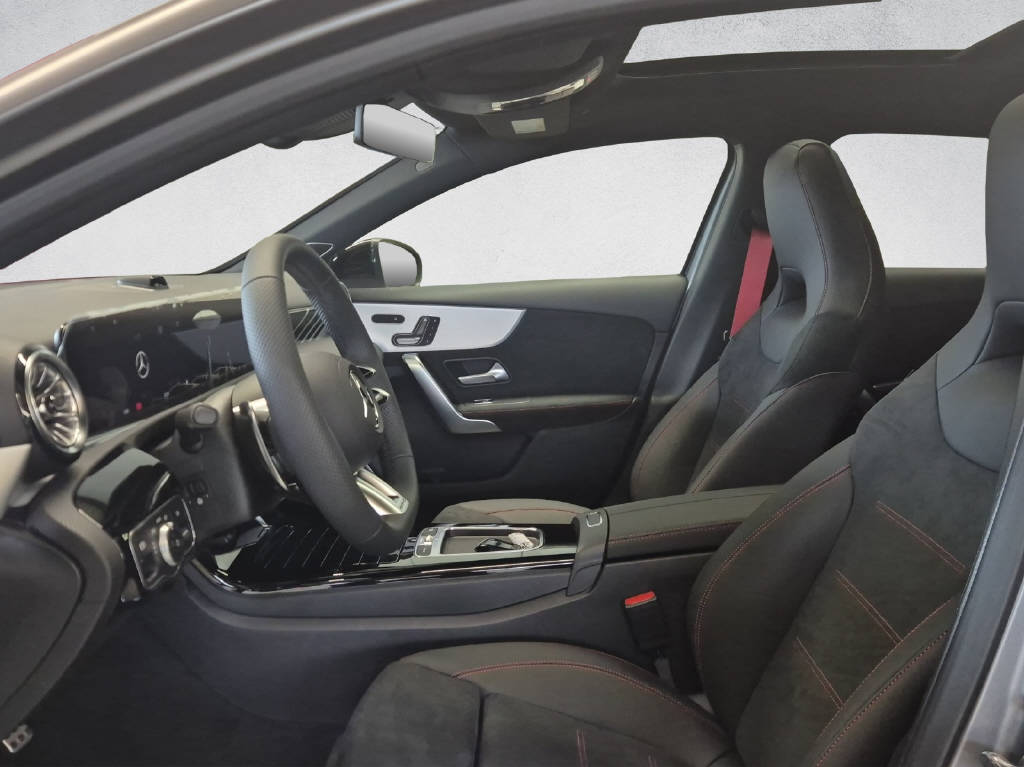 MERCEDES-BENZ A 35 AMG 4Matic - 9