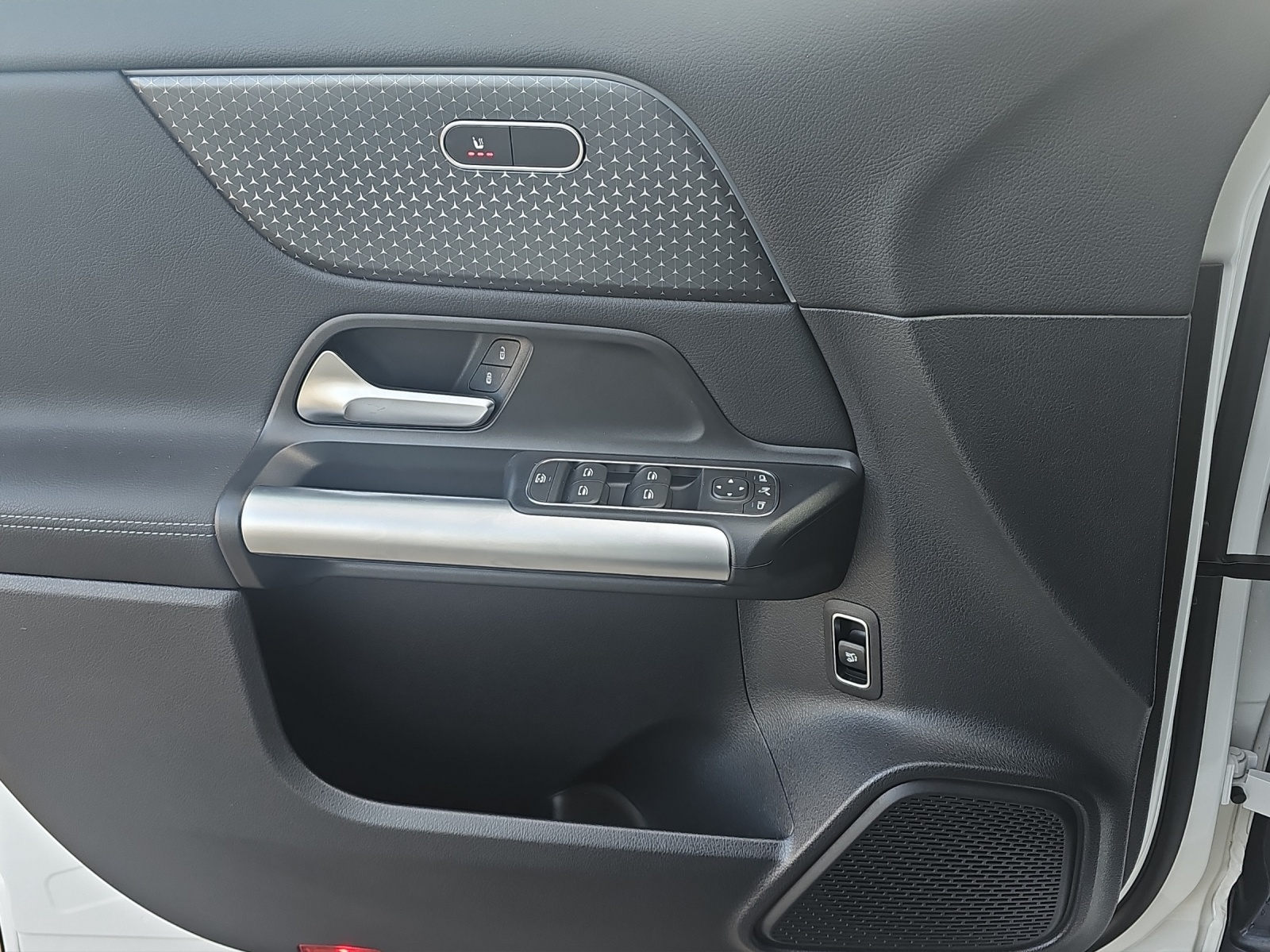 MERCEDES-BENZ GLA 200 7G-DCT - 15