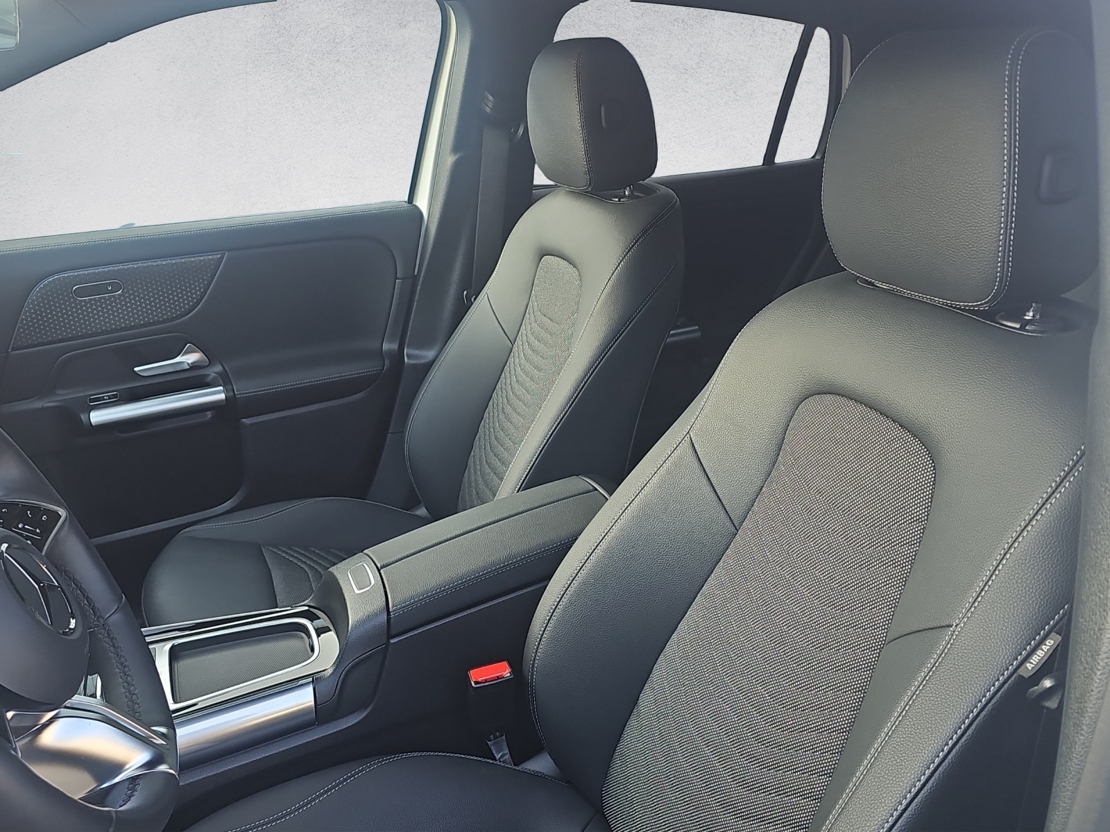 MERCEDES-BENZ GLA 200 7G-DCT - 14