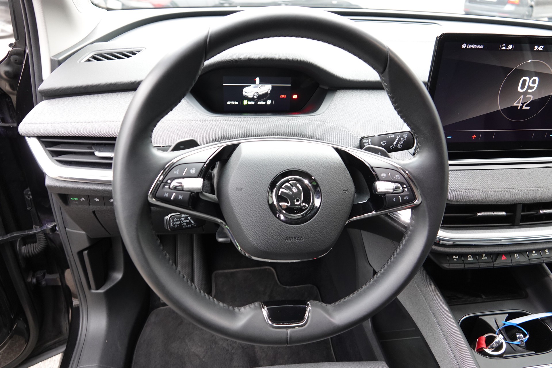 SKODA Enyaq iV 80x - 13