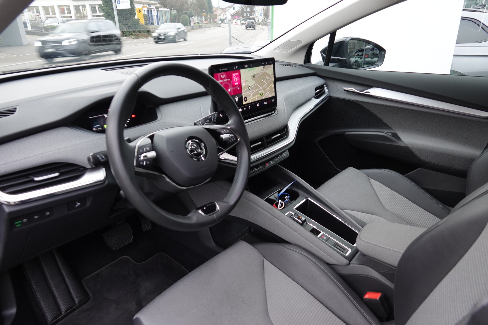 SKODA Enyaq iV 80x - 9