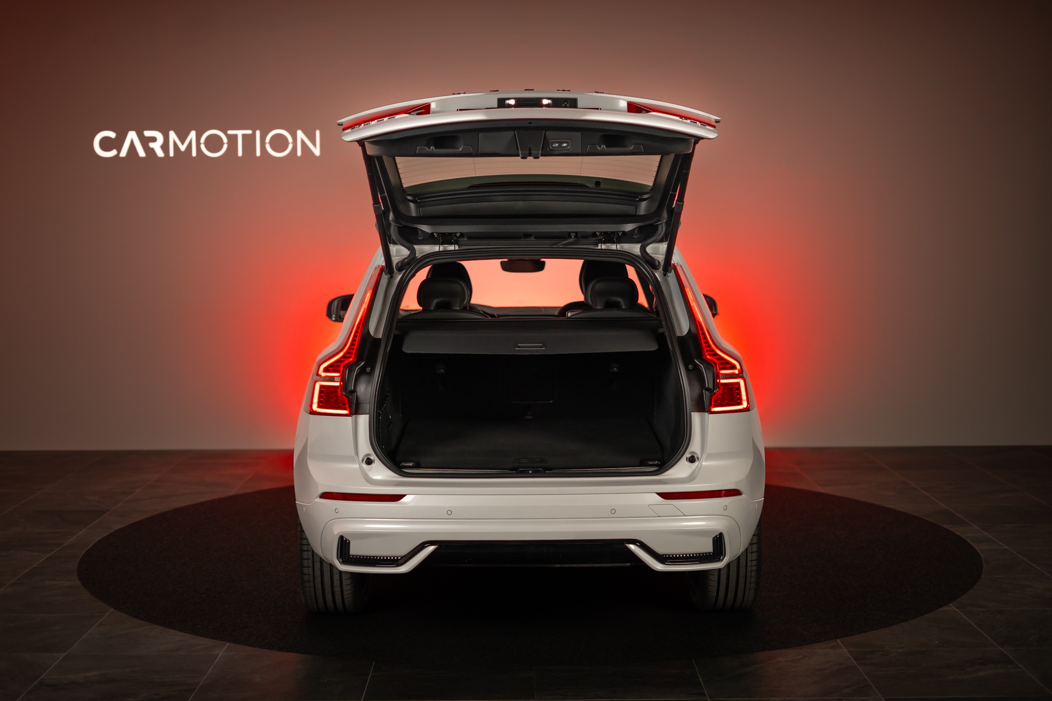 XC60 2.0 T8 TE Plus Dark eAWD / Panorama / 360°Kamera / Harman/Kardon / el.Heckklappe