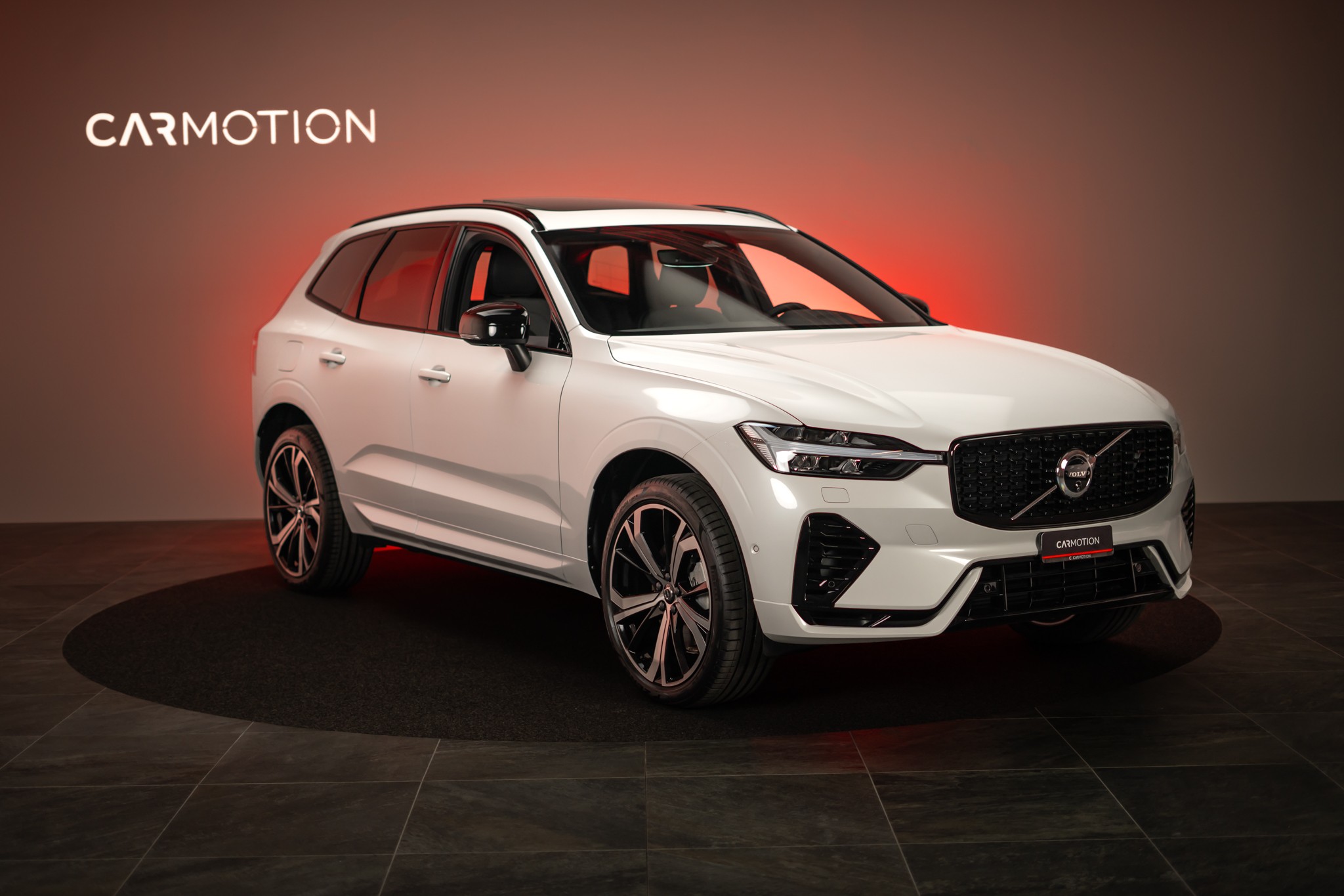 XC60 2.0 T8 TE Plus Dark eAWD / Panorama / 360°Kamera / Harman/Kardon / el.Heckklappe