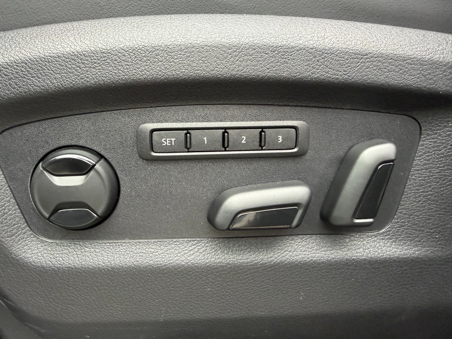 VW T6.1 Multivan 2.0 Bi-TDI Highline Liberty 4Mot. DSG - 11