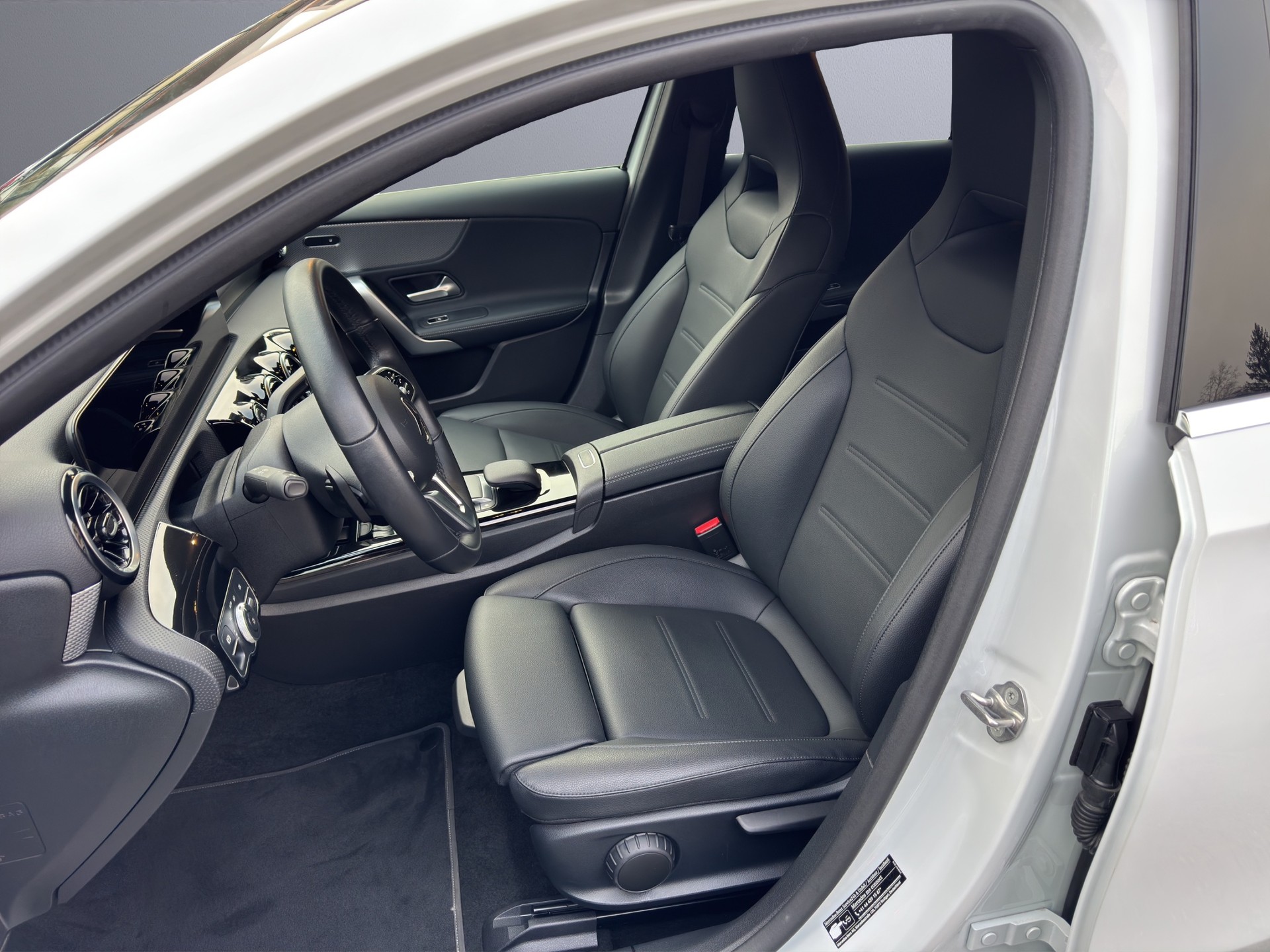 MERCEDES-BENZ A 180 Progressive 7G-DCT - 11