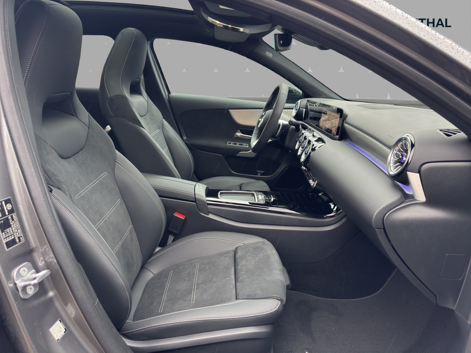 MERCEDES-BENZ A 250 4Matic 8G-DCT - 17