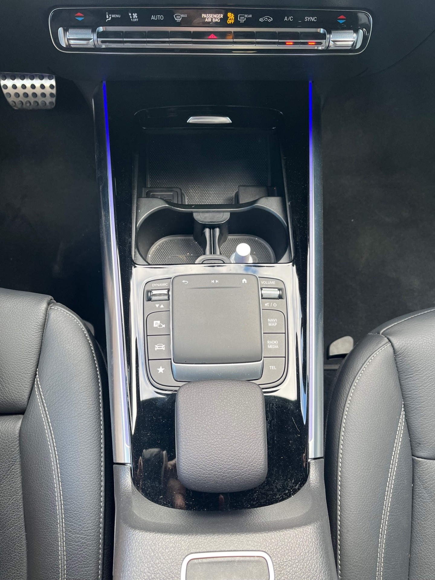 MERCEDES-BENZ GLA 200 4Matic AMG Line 8G-DCT - 14