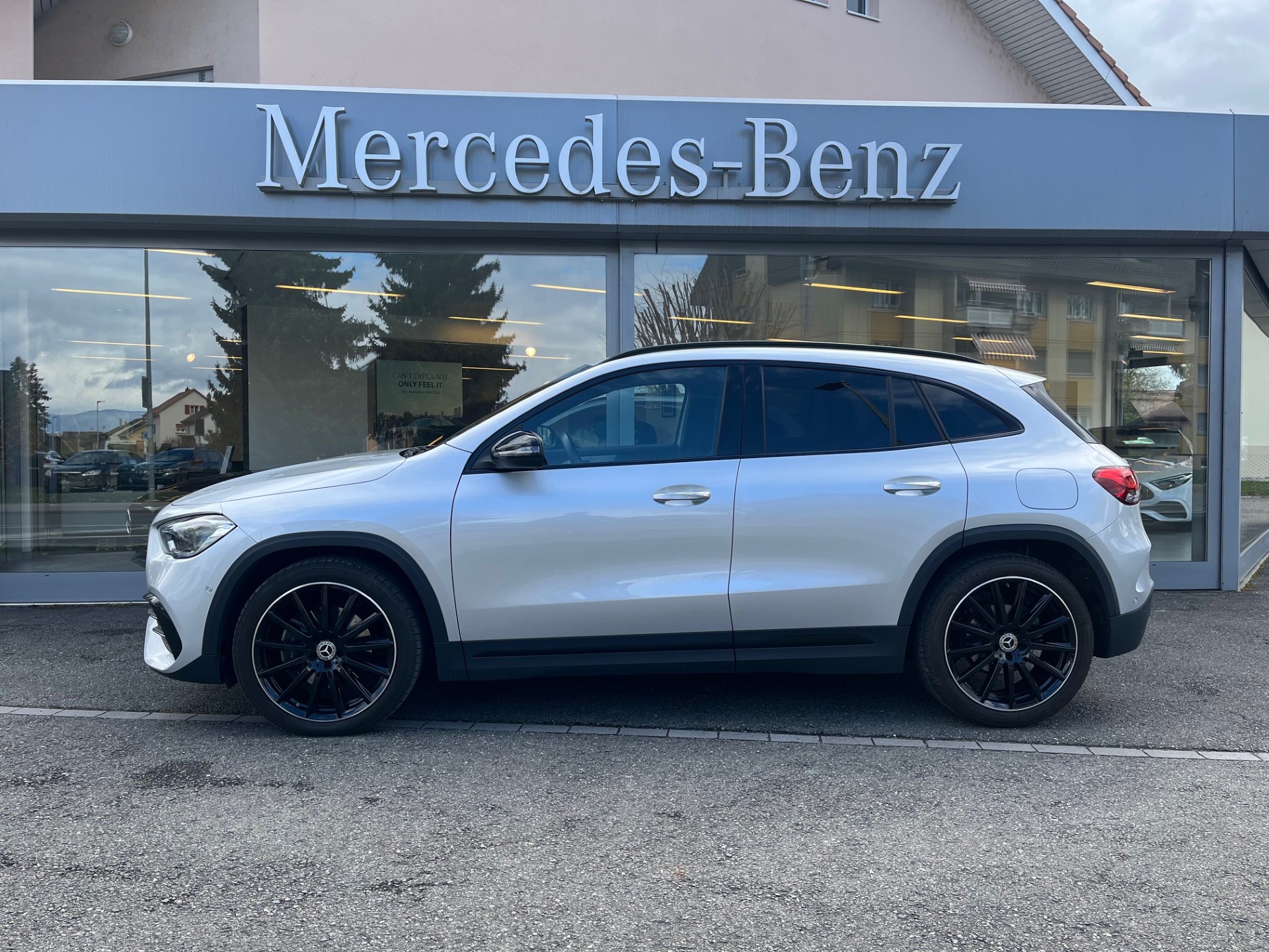 MERCEDES-BENZ GLA 200 4Matic AMG Line 8G-DCT - 3