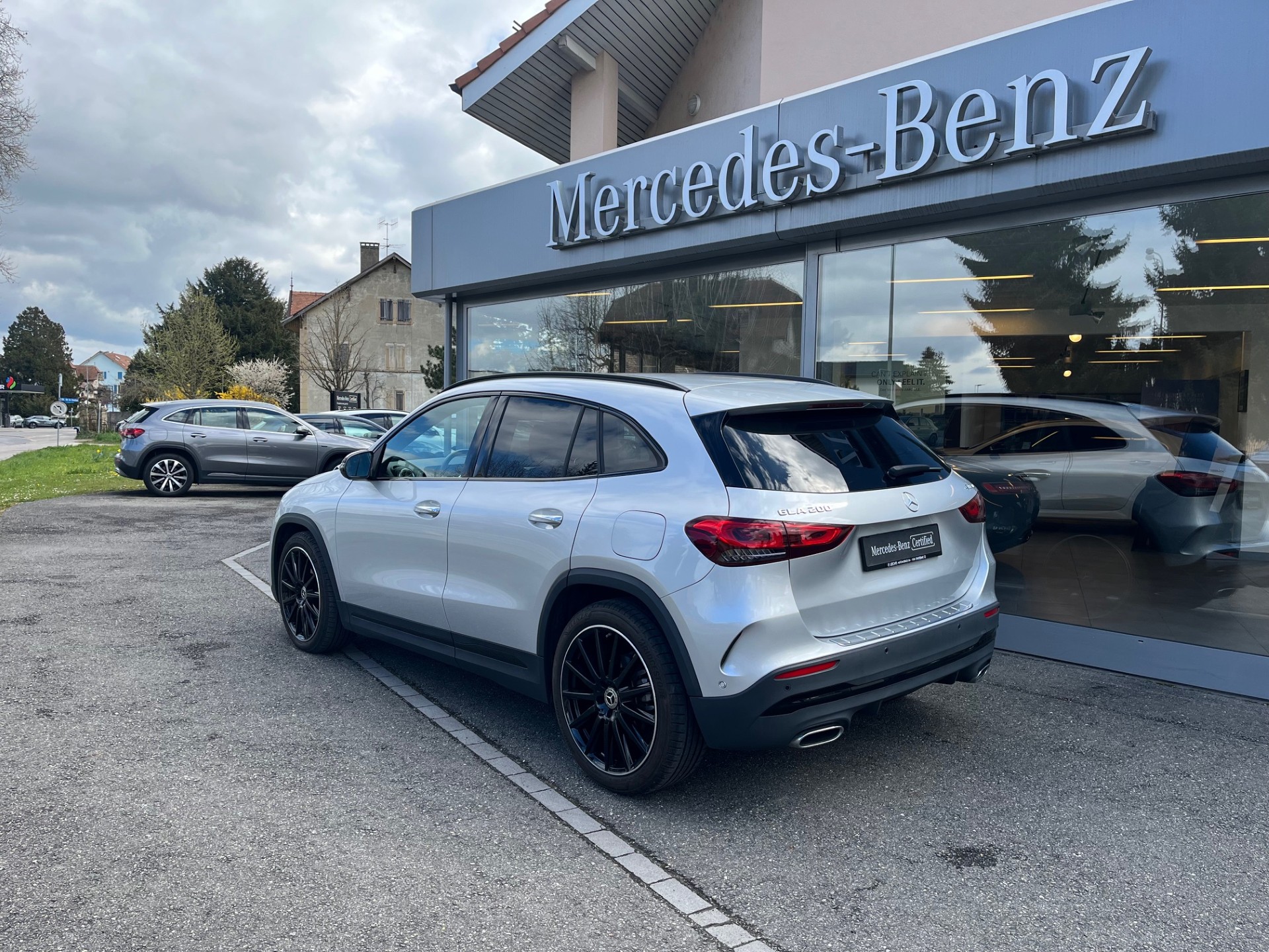 MERCEDES-BENZ GLA 200 4Matic AMG Line 8G-DCT - 4