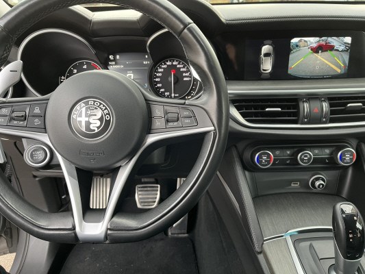 ALFA ROMEO Stelvio 2.2JTDM Execu. Q4 - 11