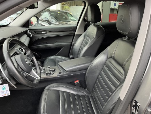 ALFA ROMEO Stelvio 2.2JTDM Execu. Q4 - 8