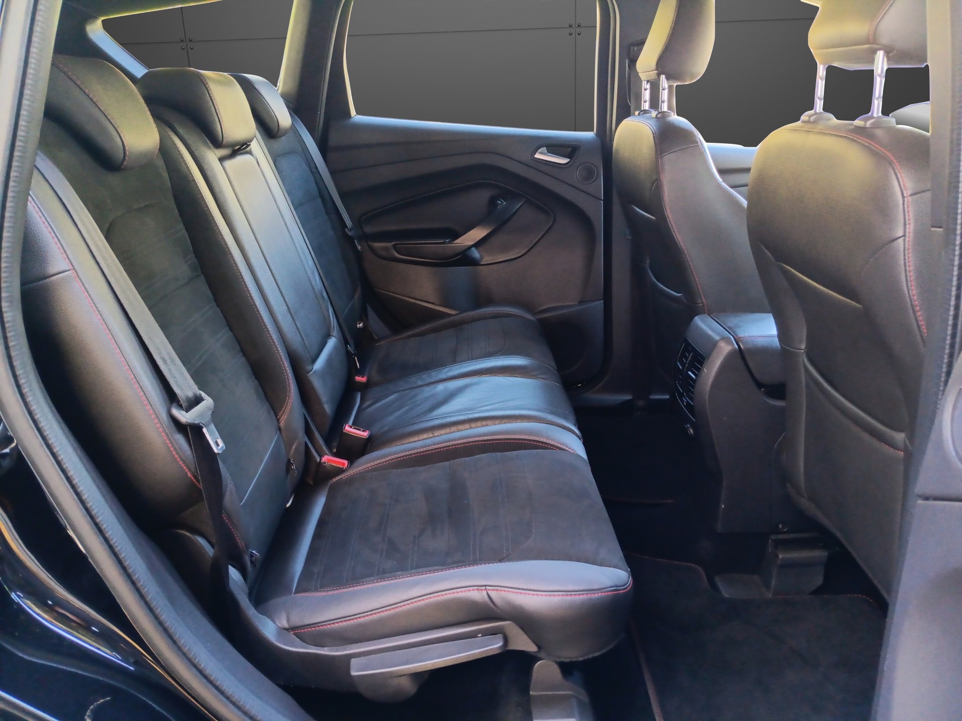 FORD Kuga 2.0 SCTi ST Line High 4WD Automatic - 14