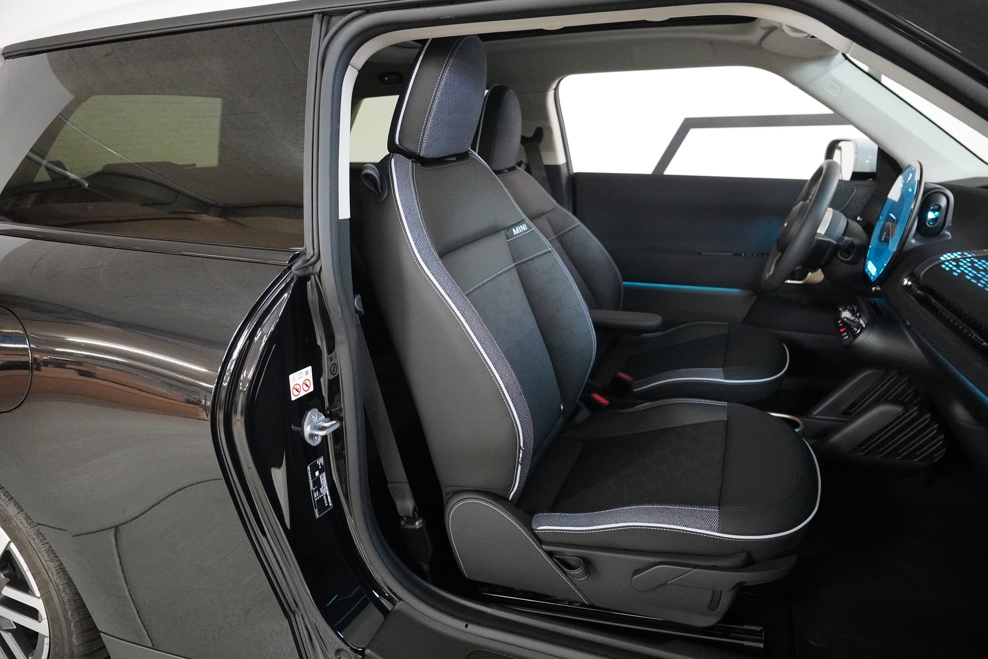 MINI Cooper SE - 17