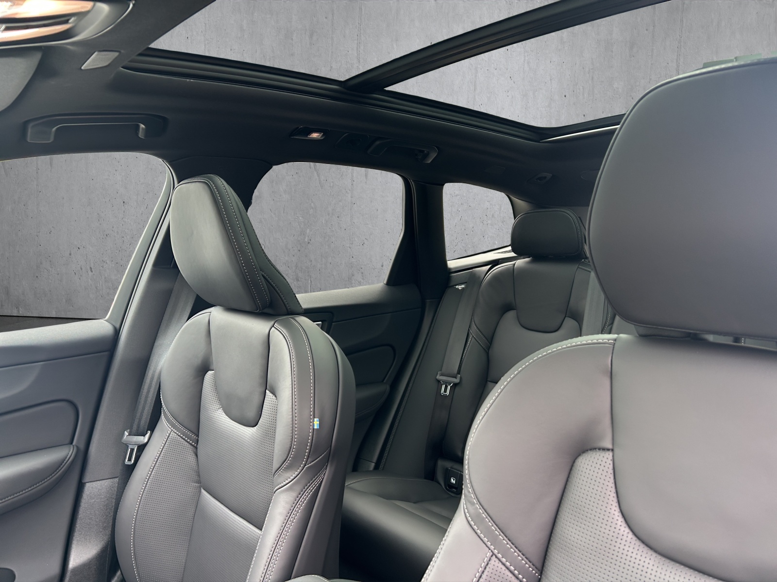 VOLVO XC60 T8 eAWD PluginHybrid Black Edition Geartronic - 14