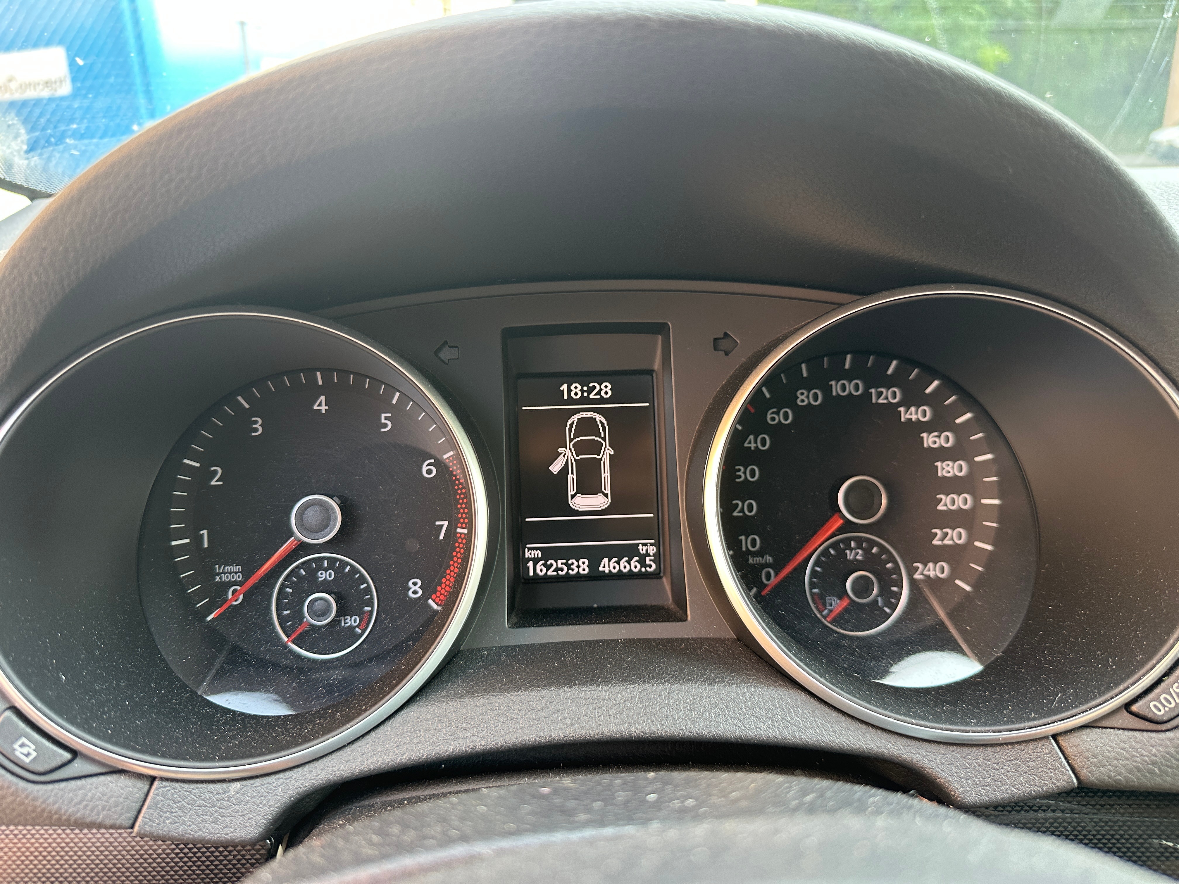 VW GOLF 26