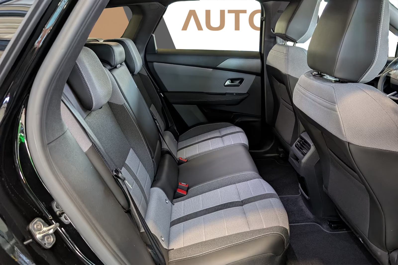 OPEL Grandland-e GS Anhängerkupplung - 44