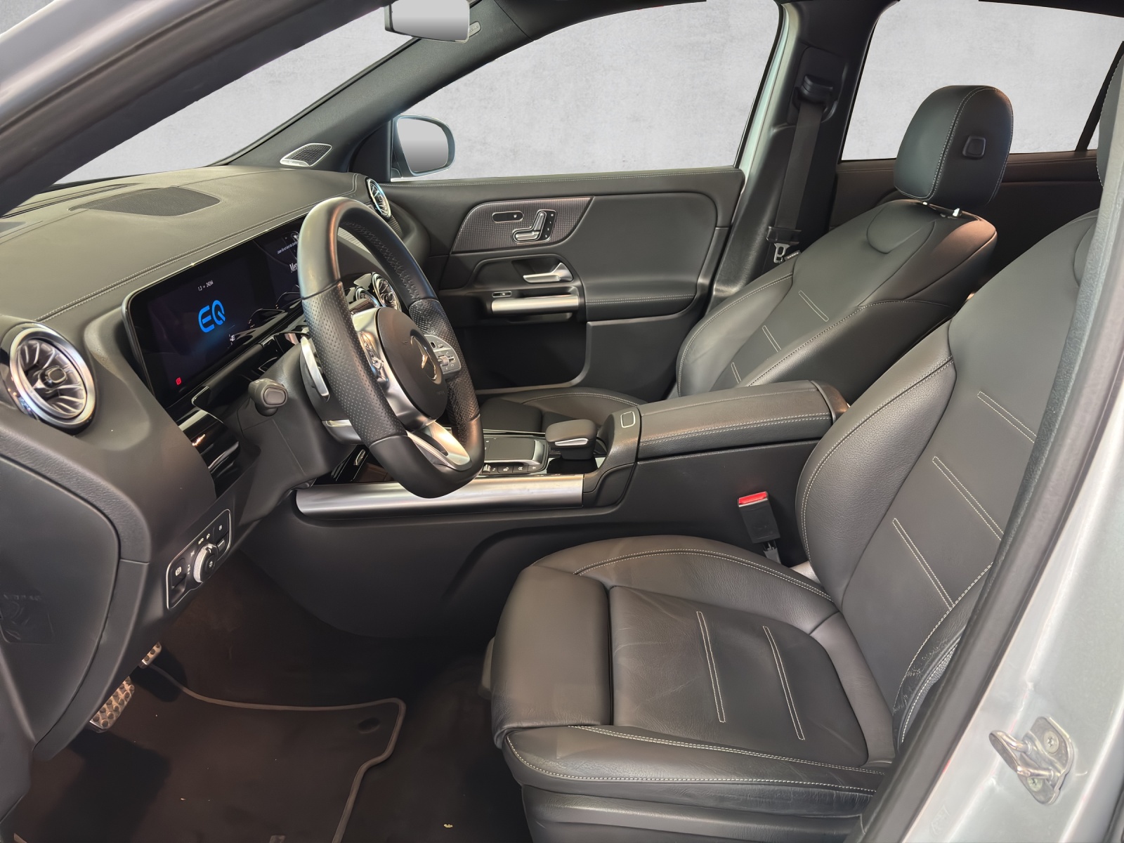MERCEDES-BENZ EQA 300 4Matic Swiss Star AMG Line - 7