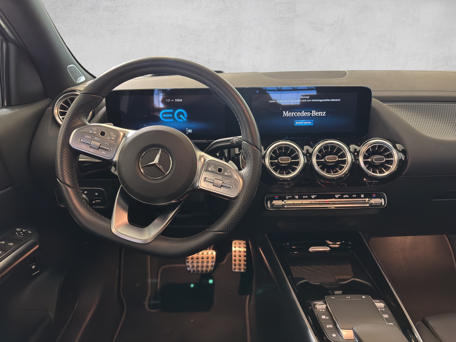 MERCEDES-BENZ EQA 300 4Matic Swiss Star AMG Line - 12