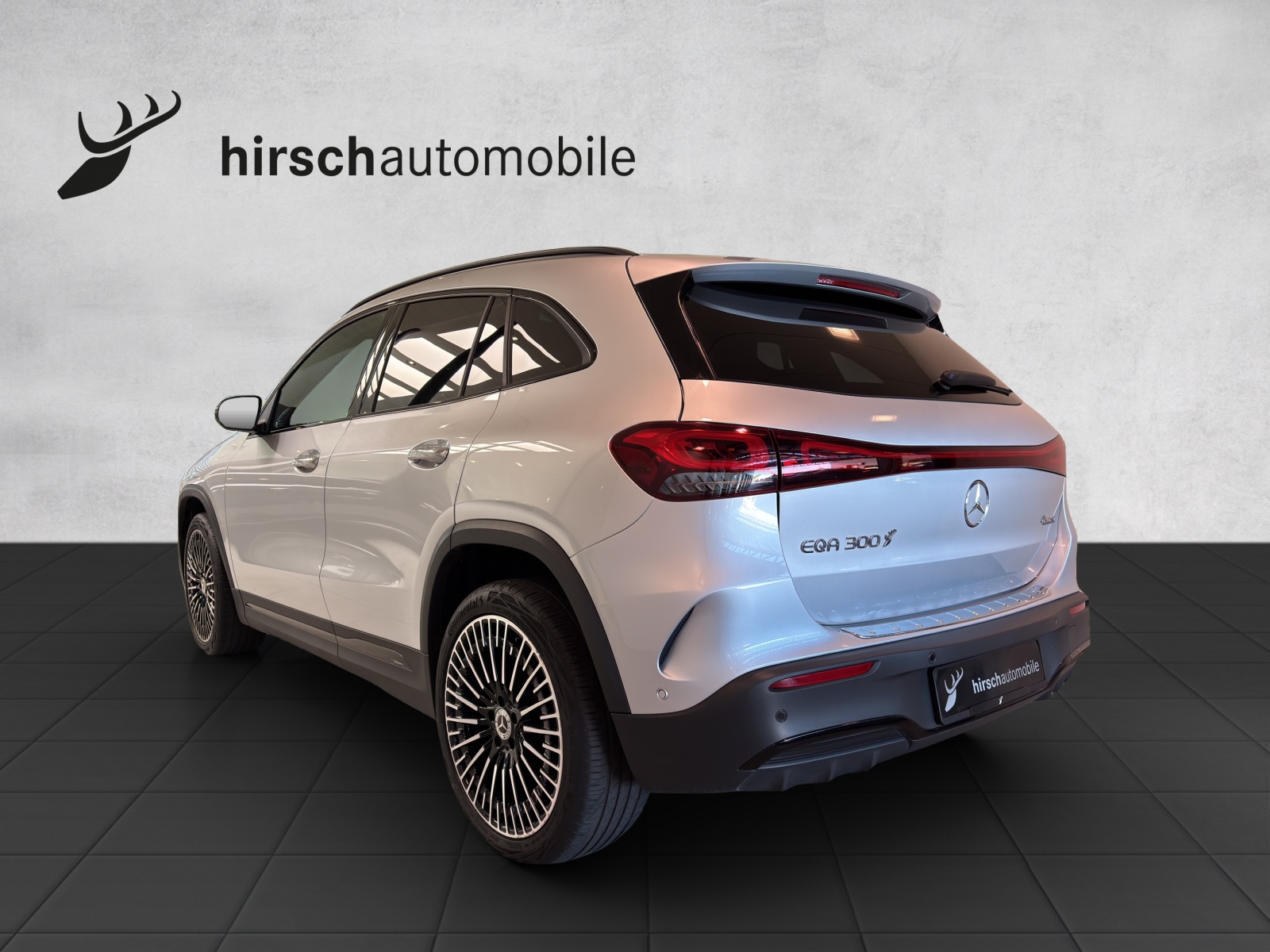 MERCEDES-BENZ EQA 300 4Matic Swiss Star AMG Line - 2