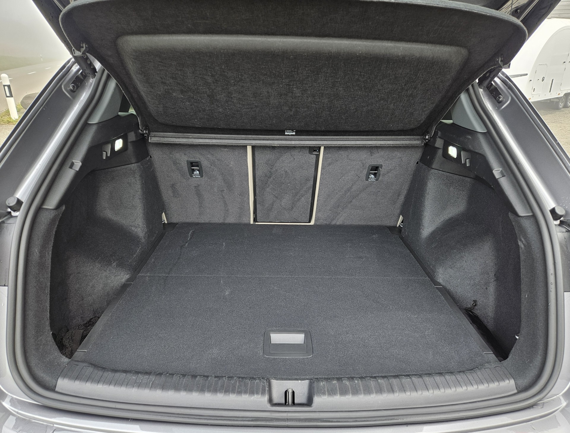 AUDI Q4 e-tron 45 quattro Modell 2024 mit Panoramadach - 28