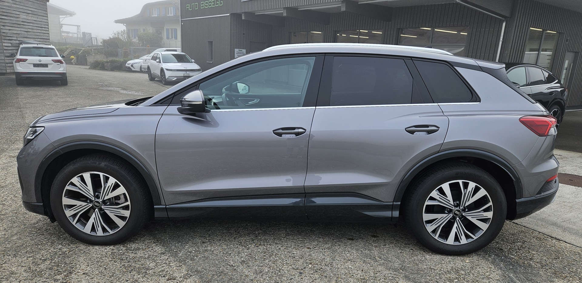 AUDI Q4 e-tron 45 quattro Modell 2024 mit Panoramadach - 5