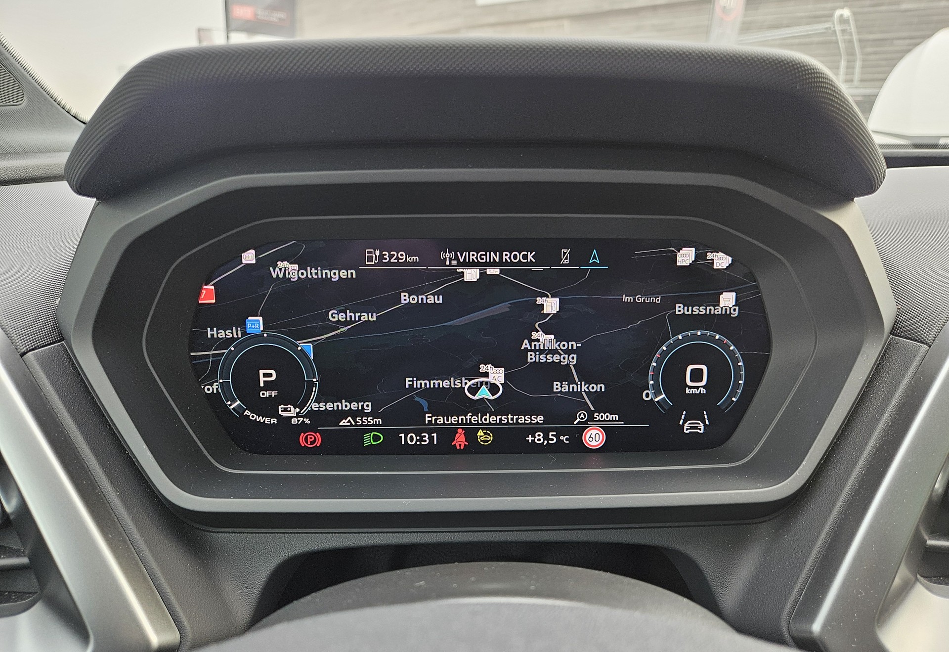 AUDI Q4 e-tron 45 quattro Modell 2024 mit Panoramadach - 16