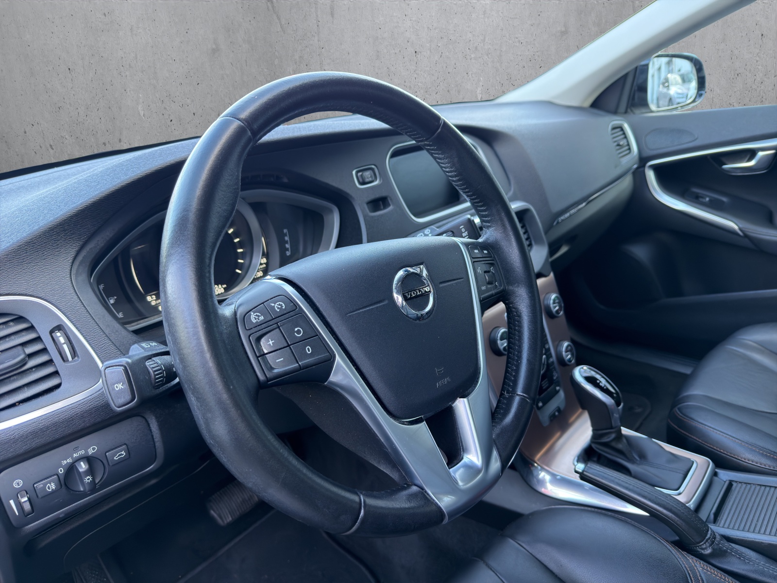 VOLVO V40 Cross Country T4 AWD Summum Geartronic - 13